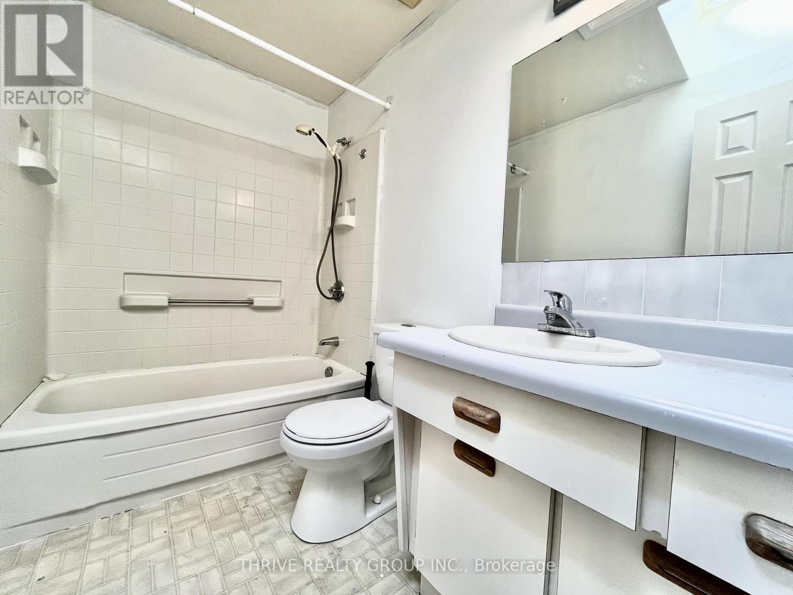 1 - 120 Hawthorne Road, London North, Ontario  N6G 2W8 - Photo 11 - X12719484