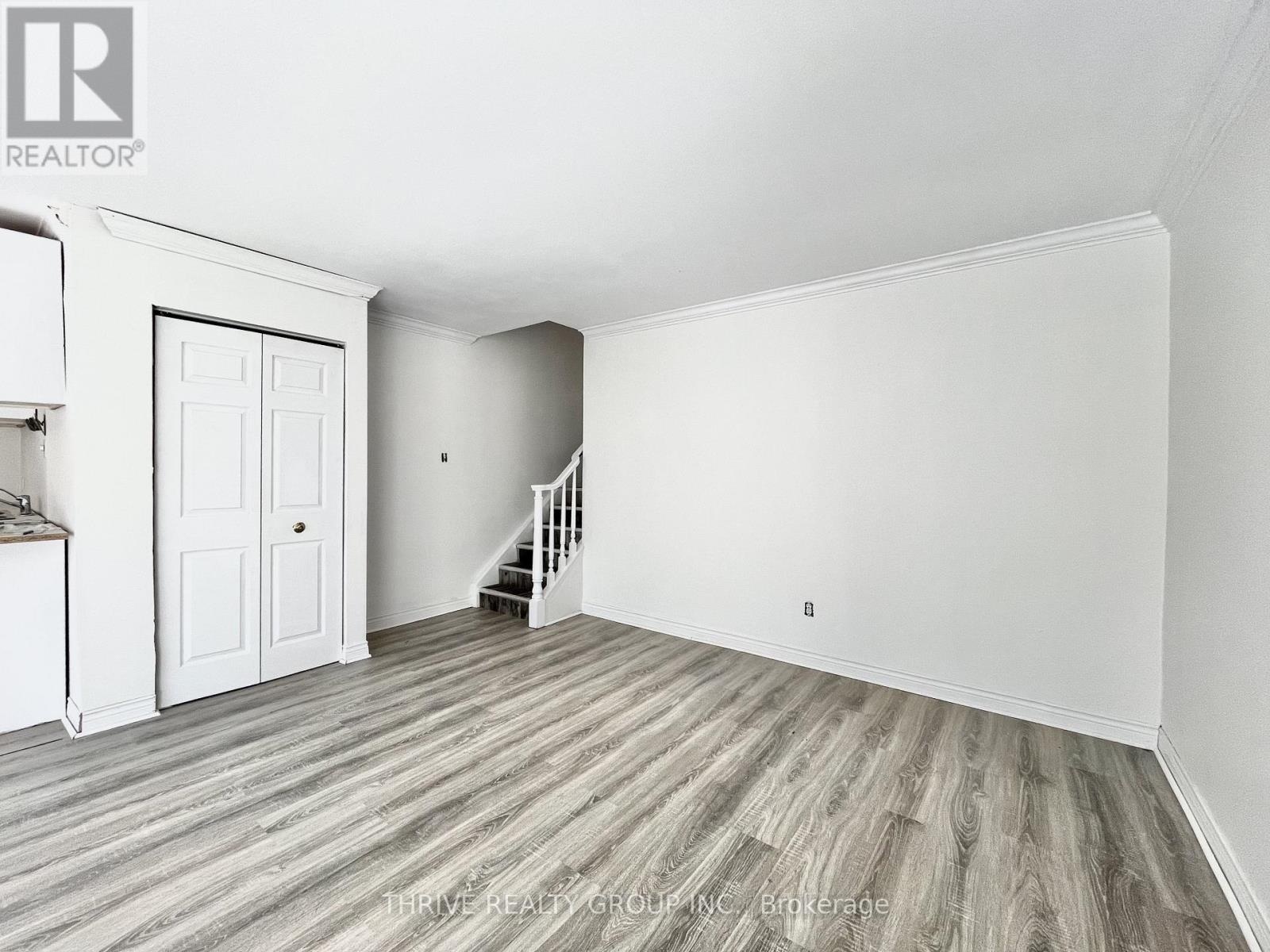 1 - 120 Hawthorne Road, London North, Ontario  N6G 2W8 - Photo 3 - X12719484