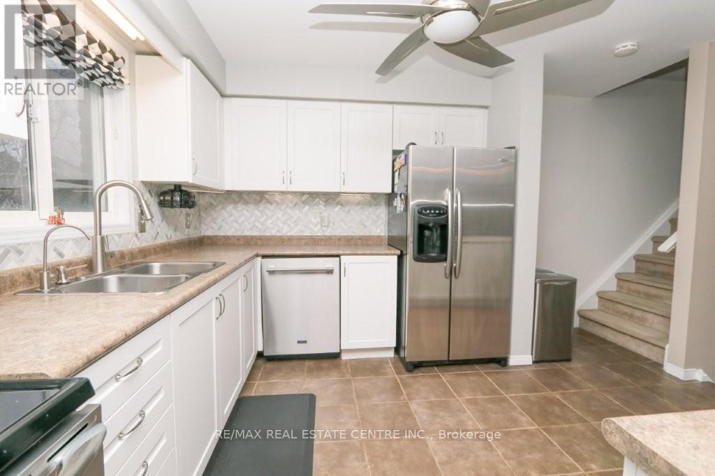 15 Gees Way, Cambridge, Ontario  N3C 4M5 - Photo 6 - X12678014