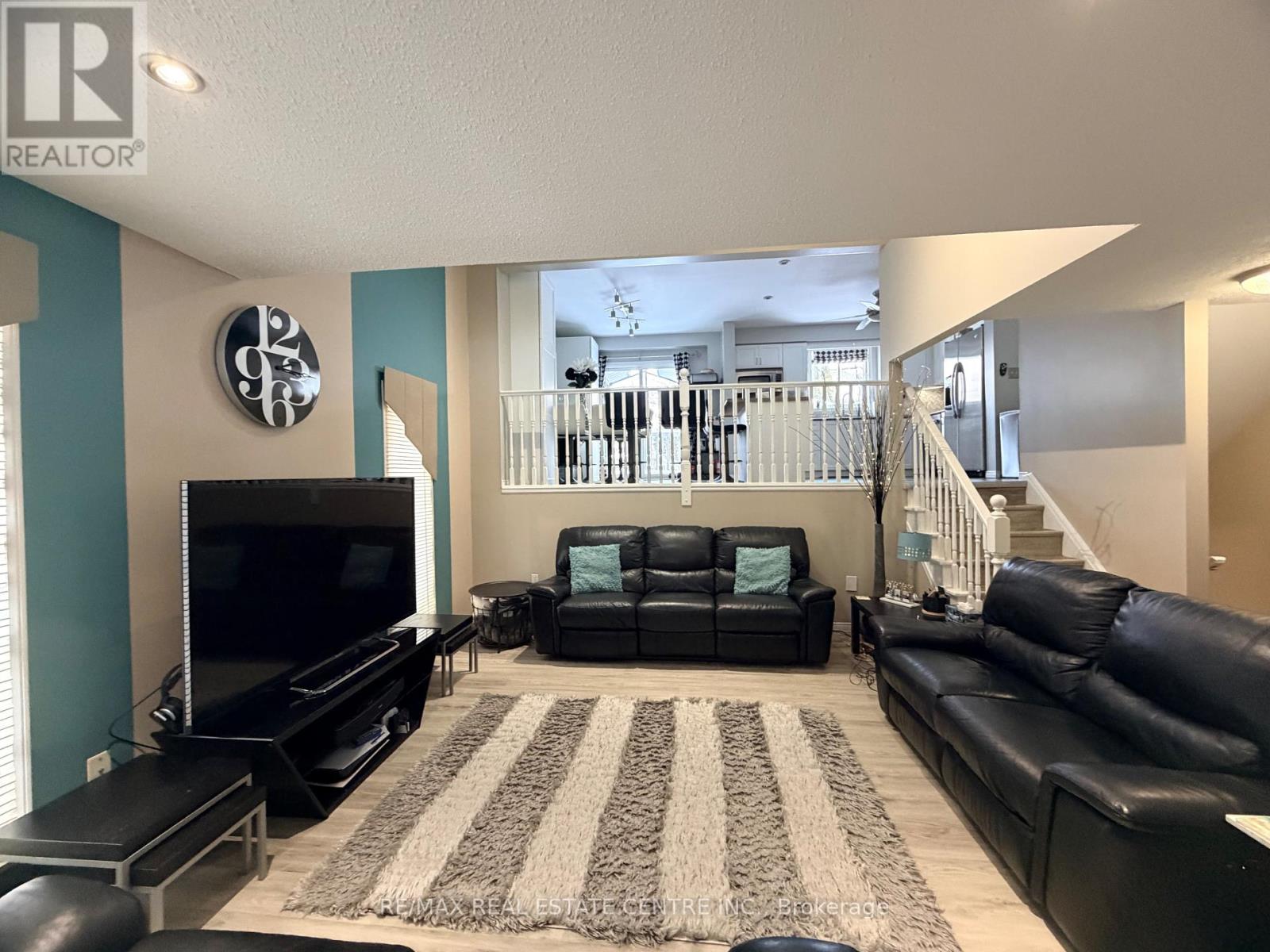 15 Gees Way, Cambridge, Ontario  N3C 4M5 - Photo 4 - X12678014