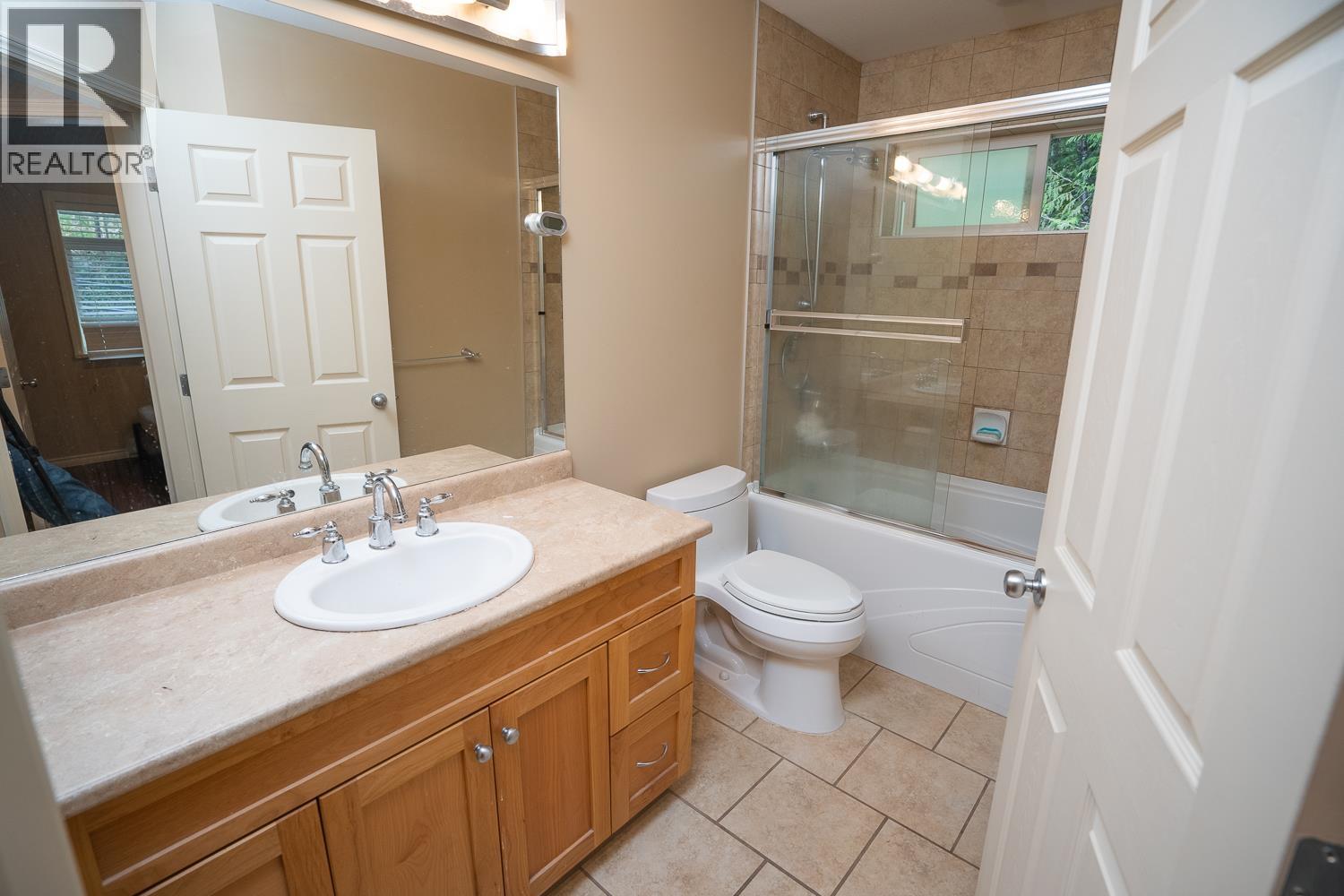 5886 Sandy Hook Road, Sechelt, British Columbia  V7Z 0P4 - Photo 15 - R3082187