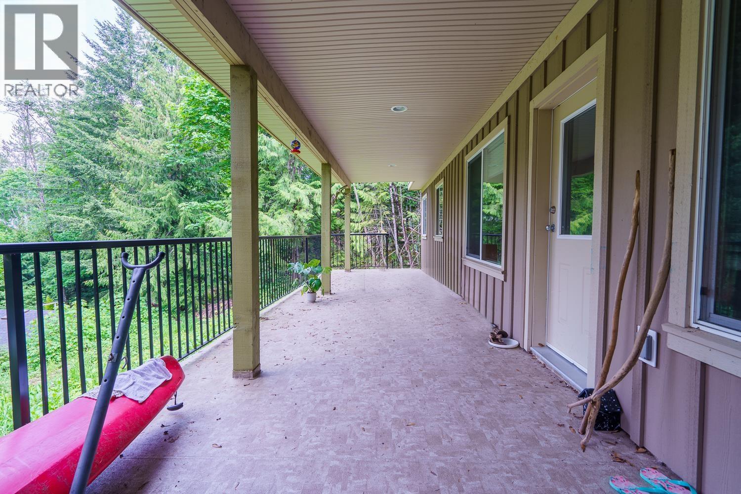 5886 Sandy Hook Road, Sechelt, British Columbia  V7Z 0P4 - Photo 8 - R3082187