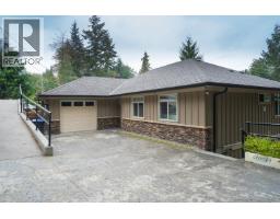 5886 SANDY HOOK ROAD, Sechelt, British Columbia