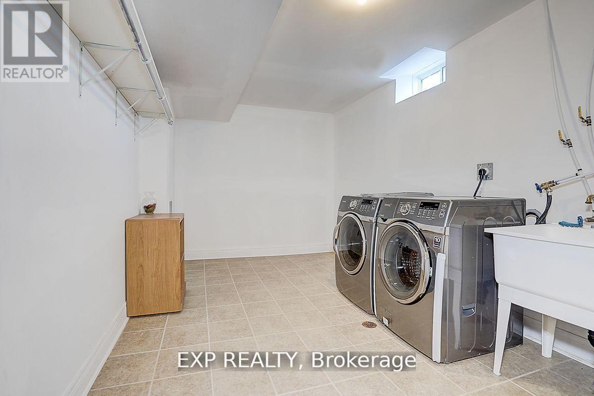 116 Dunlop Street, Richmond Hill, Ontario  L4C 0X1 - Photo 41 - N12719486