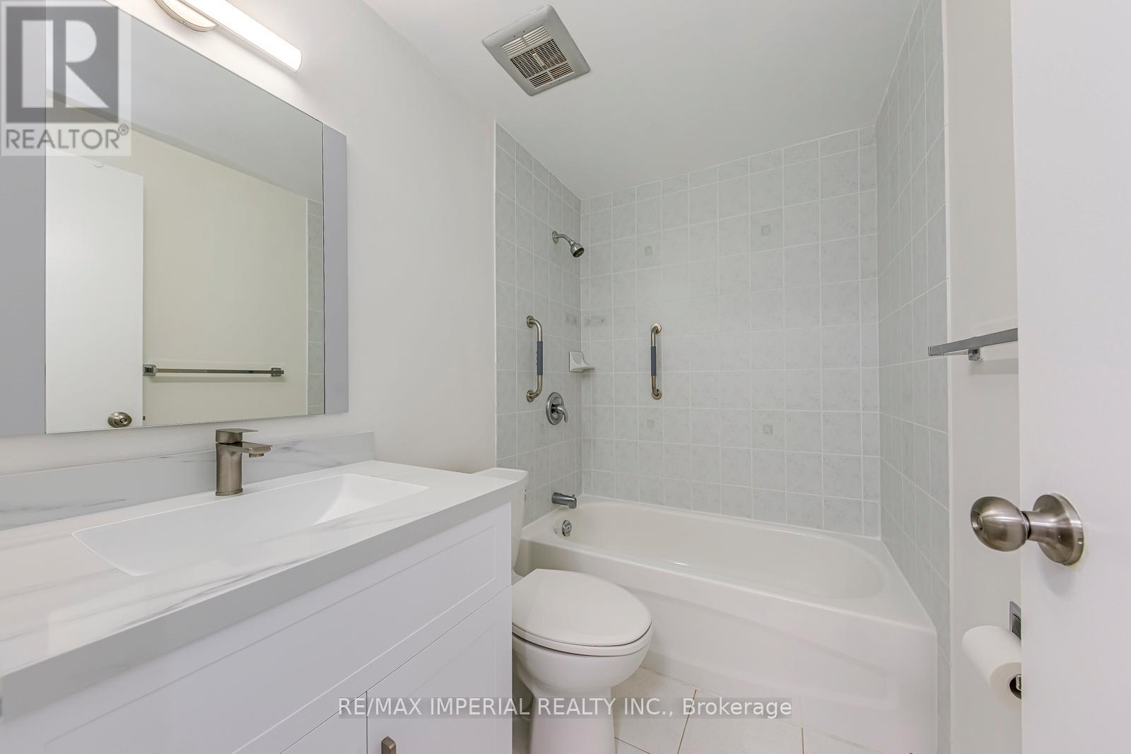 24 - 2035 South Millway Drive, Mississauga, Ontario  L5L 1R7 - Photo 30 - W12719476