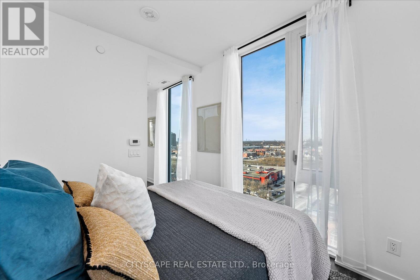 1104 - 1808 St. Clair Avenue W, Toronto, Ontario  M6N 0C1 - Photo 7 - W12719480