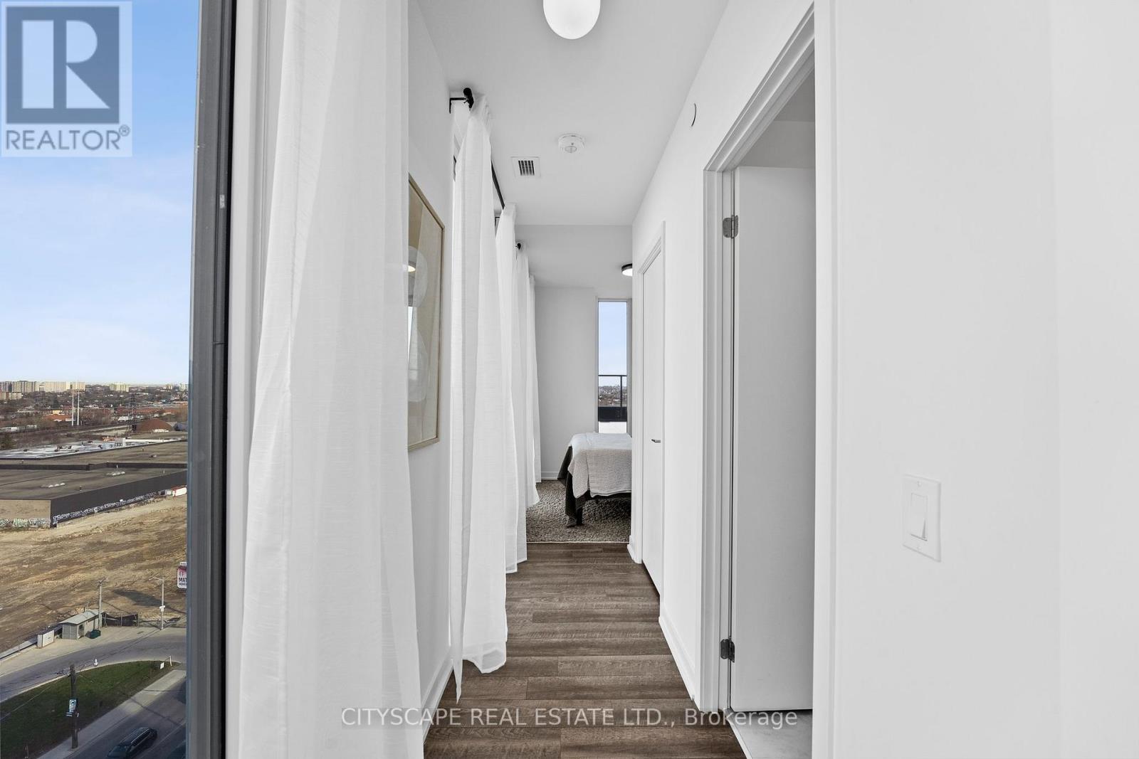 1104 - 1808 St. Clair Avenue W, Toronto, Ontario  M6N 0C1 - Photo 8 - W12719480