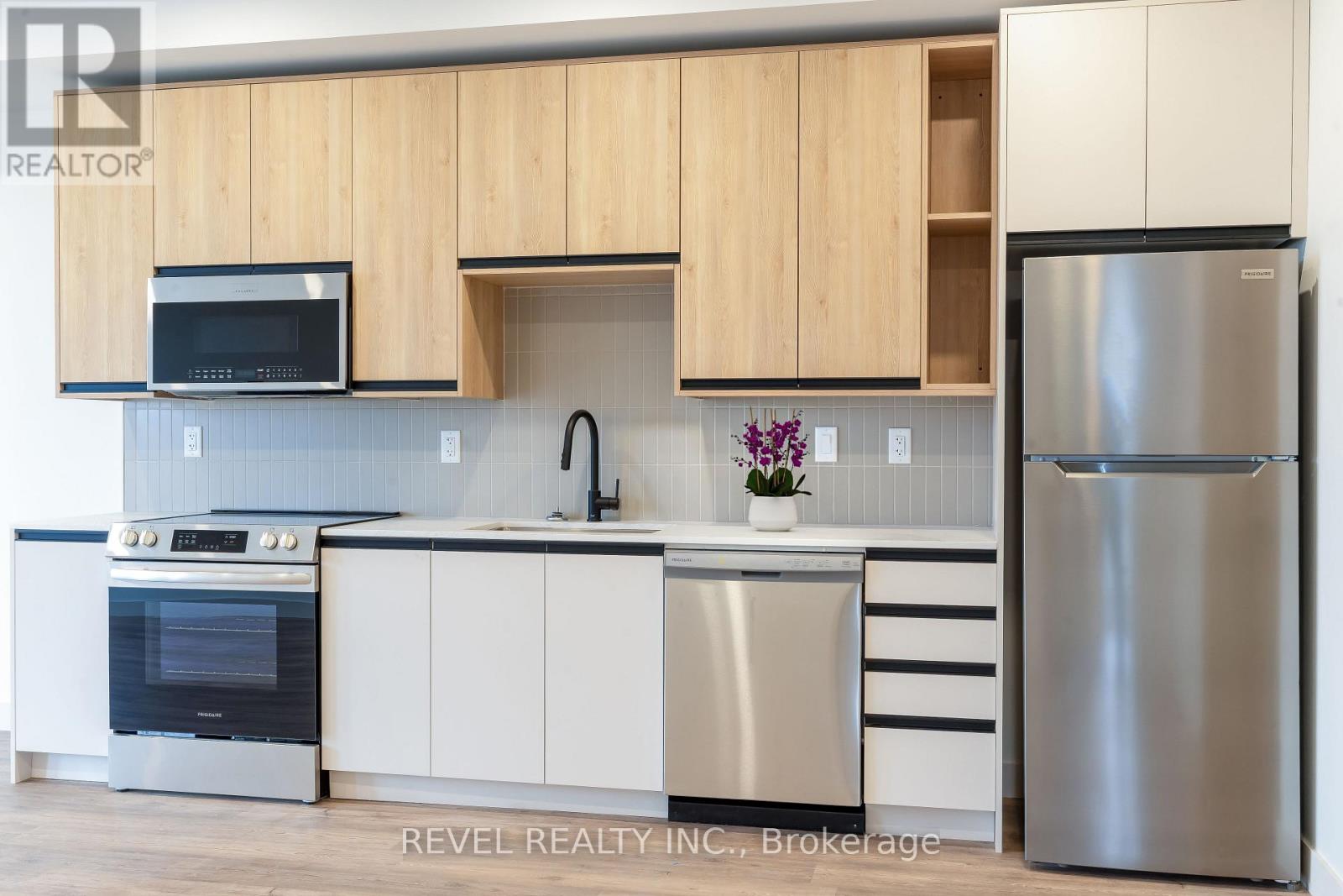 301 - 4390 Hillview Drive, Lincoln, Ontario  L0R 1B8 - Photo 2 - X12719474