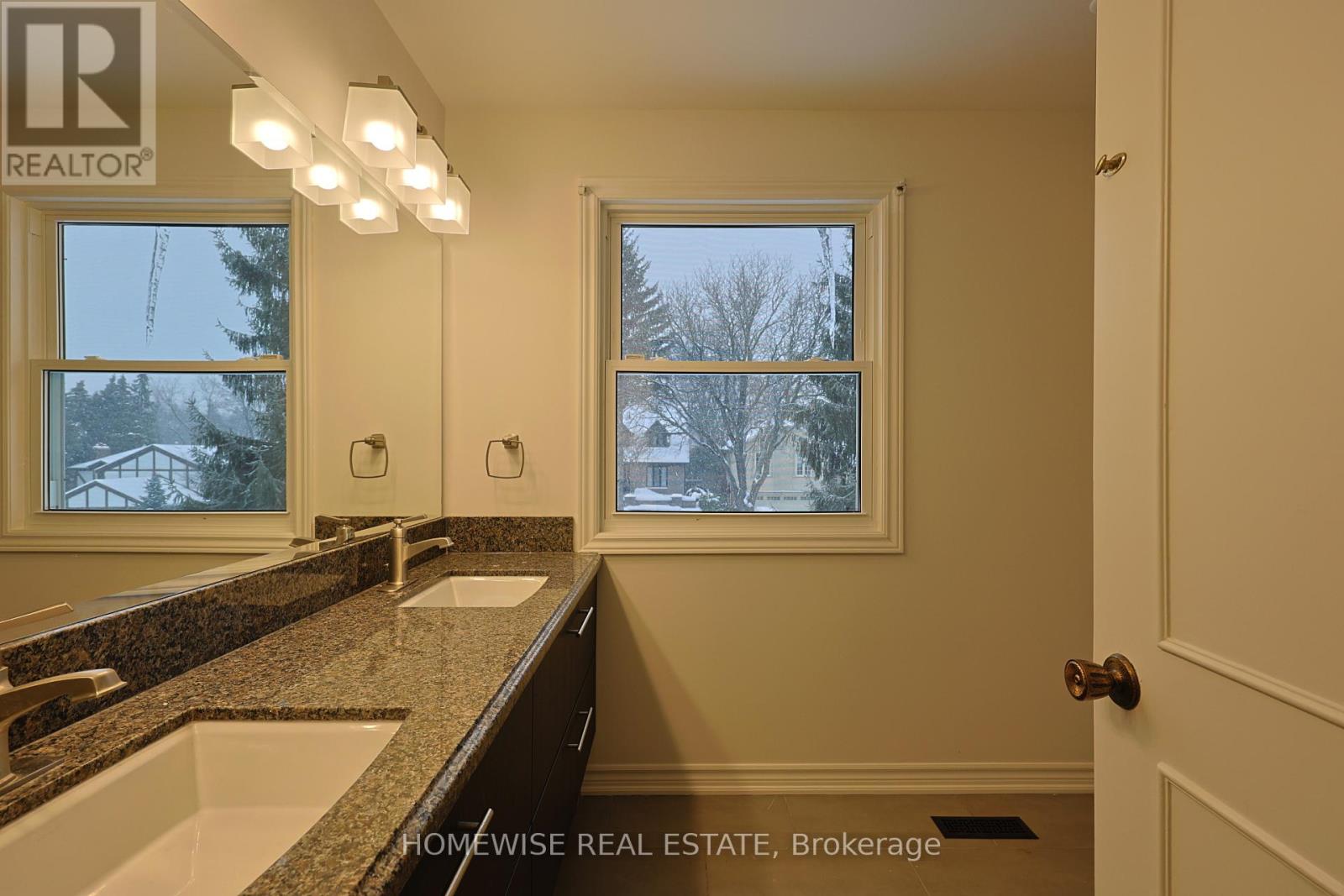 22 Cobblestone Drive, Markham, Ontario  L3T 4E4 - Photo 17 - N12718648