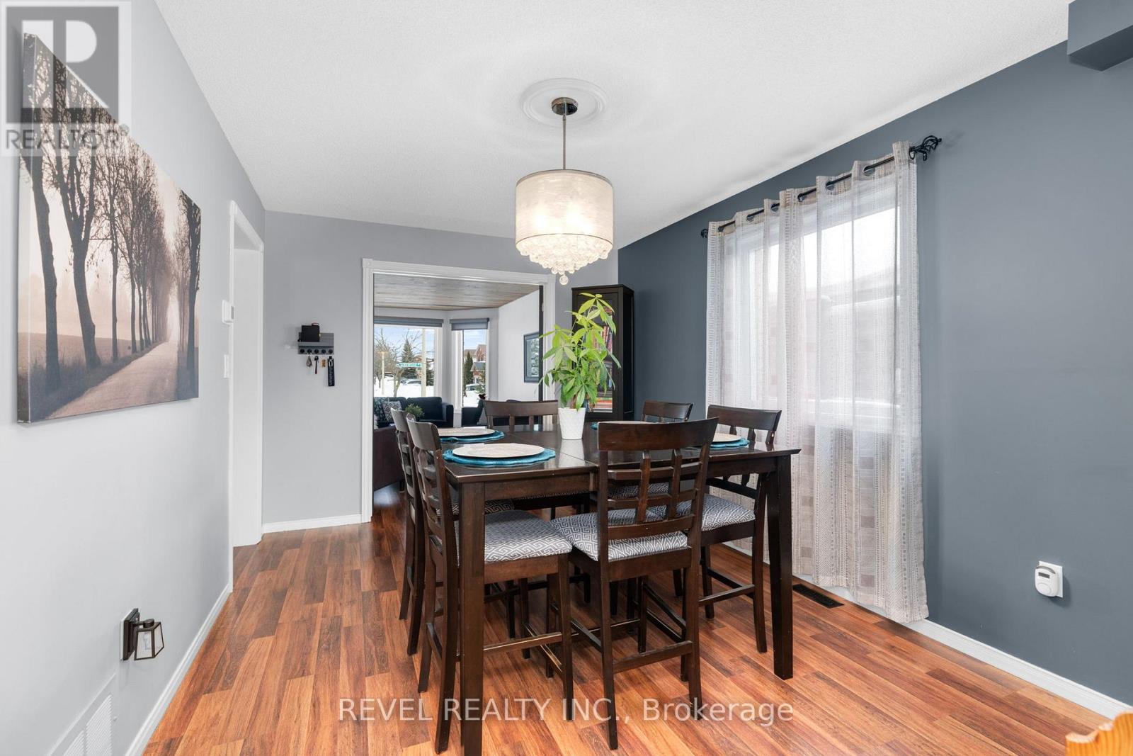 16 Girdwood Drive, Barrie, Ontario  L4N 8R2 - Photo 9 - S12711732