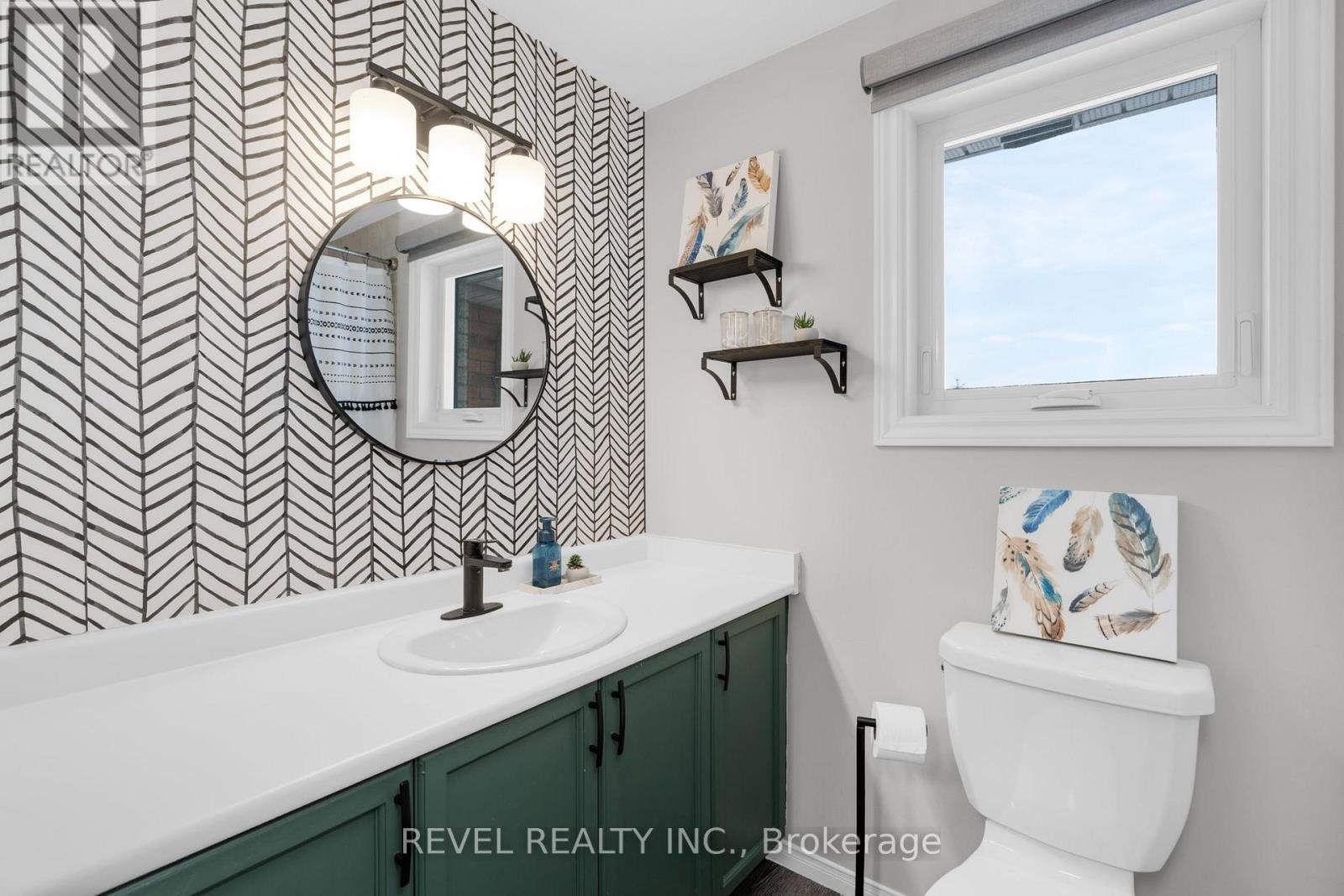 16 Girdwood Drive, Barrie, Ontario  L4N 8R2 - Photo 34 - S12711732