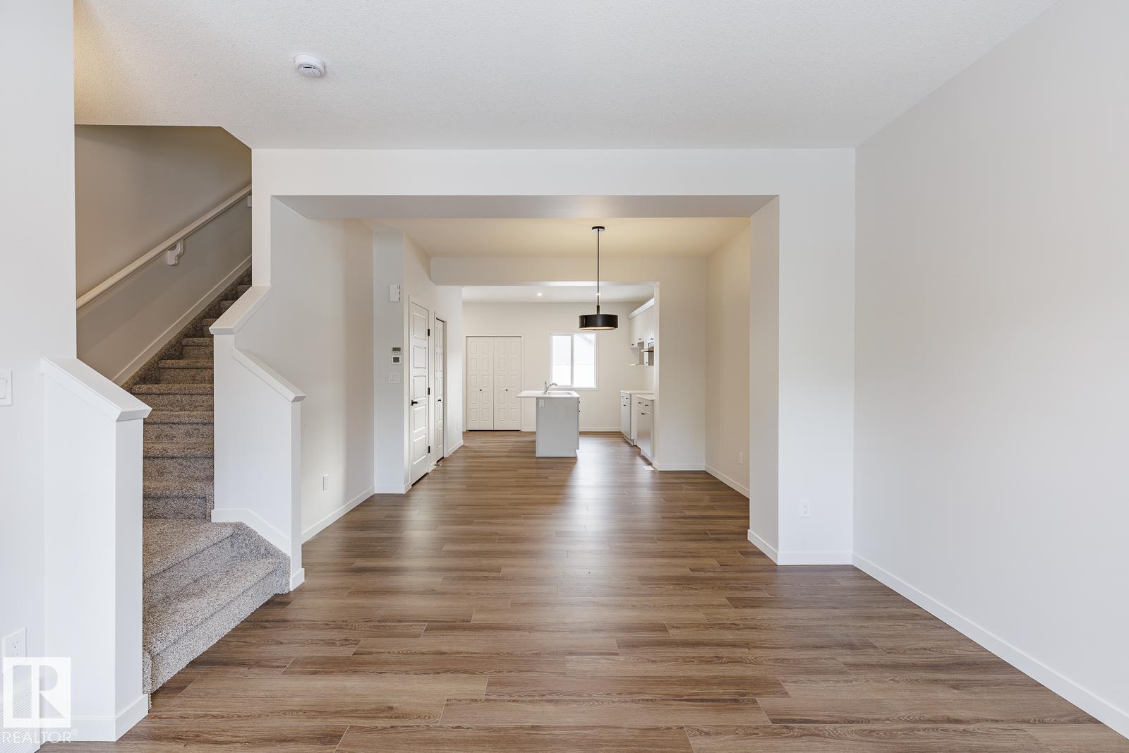 6237 175a Av Nw, Edmonton, Alberta  T5Y 4H3 - Photo 8 - E4470709