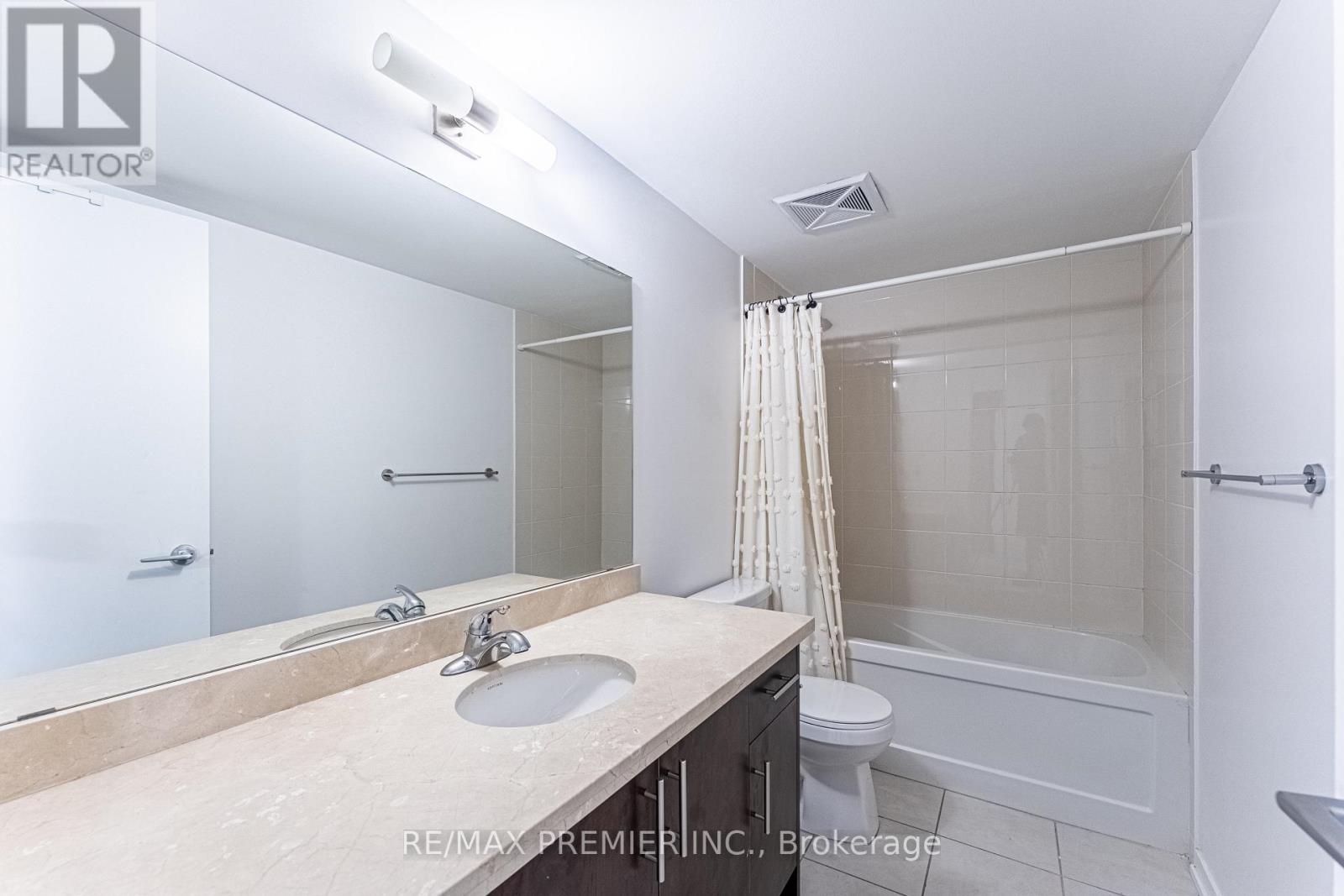 B02 - 26 Bruce Street, Vaughan, Ontario  L4L 1J4 - Photo 8 - N12719504