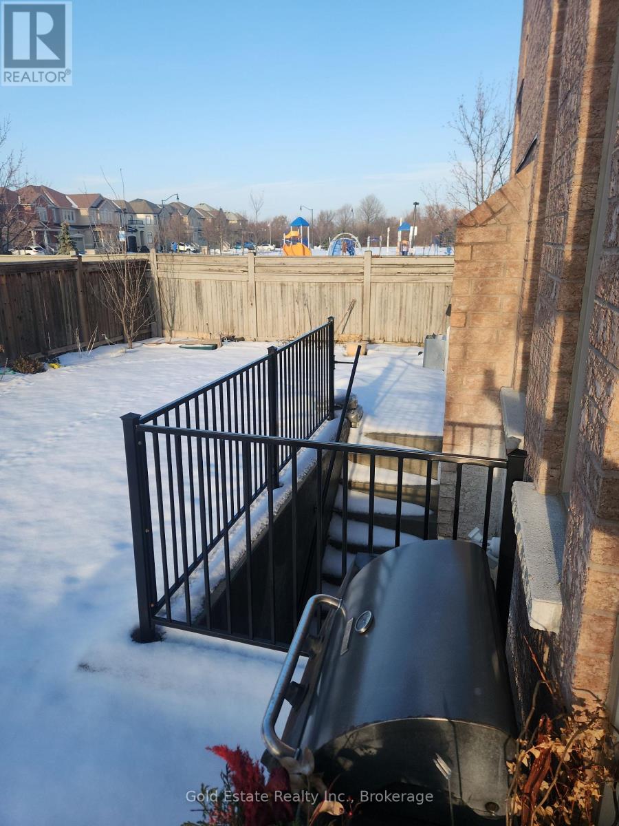 34 Pinestaff Road, Brampton, Ontario  L6P 3Y2 - Photo 2 - W12719488