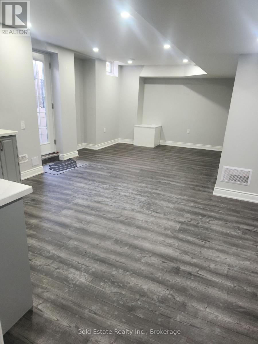 34 Pinestaff Road, Brampton, Ontario  L6P 3Y2 - Photo 5 - W12719488