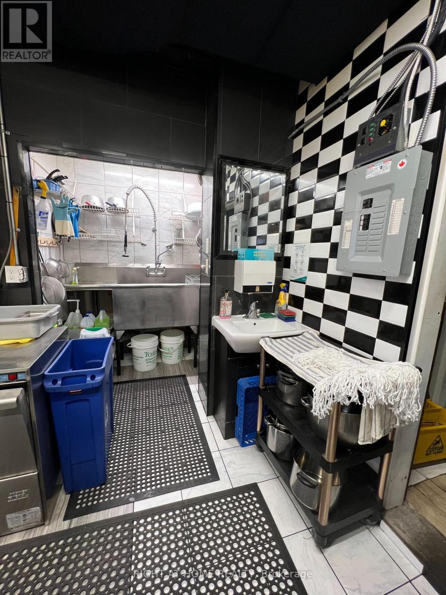 543 Speedvale Avenue E, Guelph, Ontario  N1E 1P7 - Photo 10 - X12719500