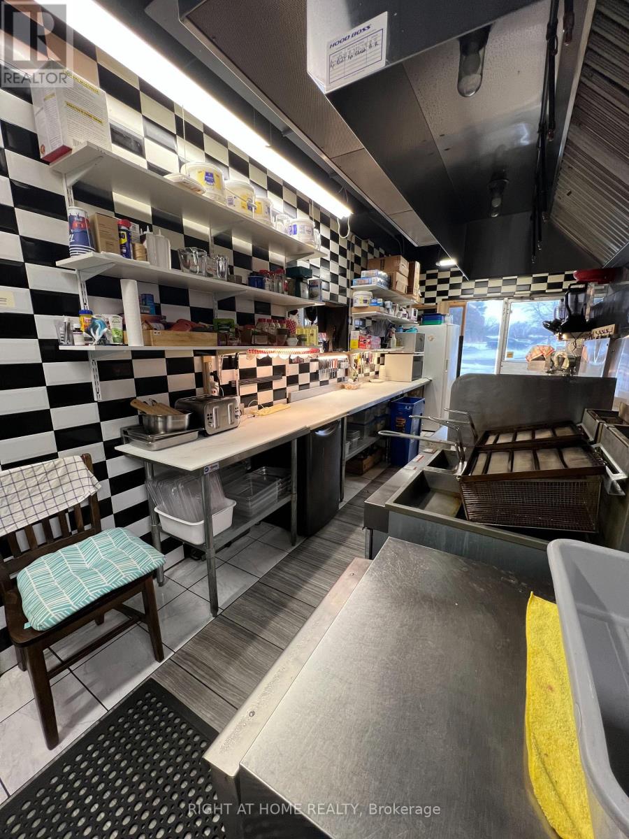 543 Speedvale Avenue E, Guelph, Ontario  N1E 1P7 - Photo 12 - X12719500