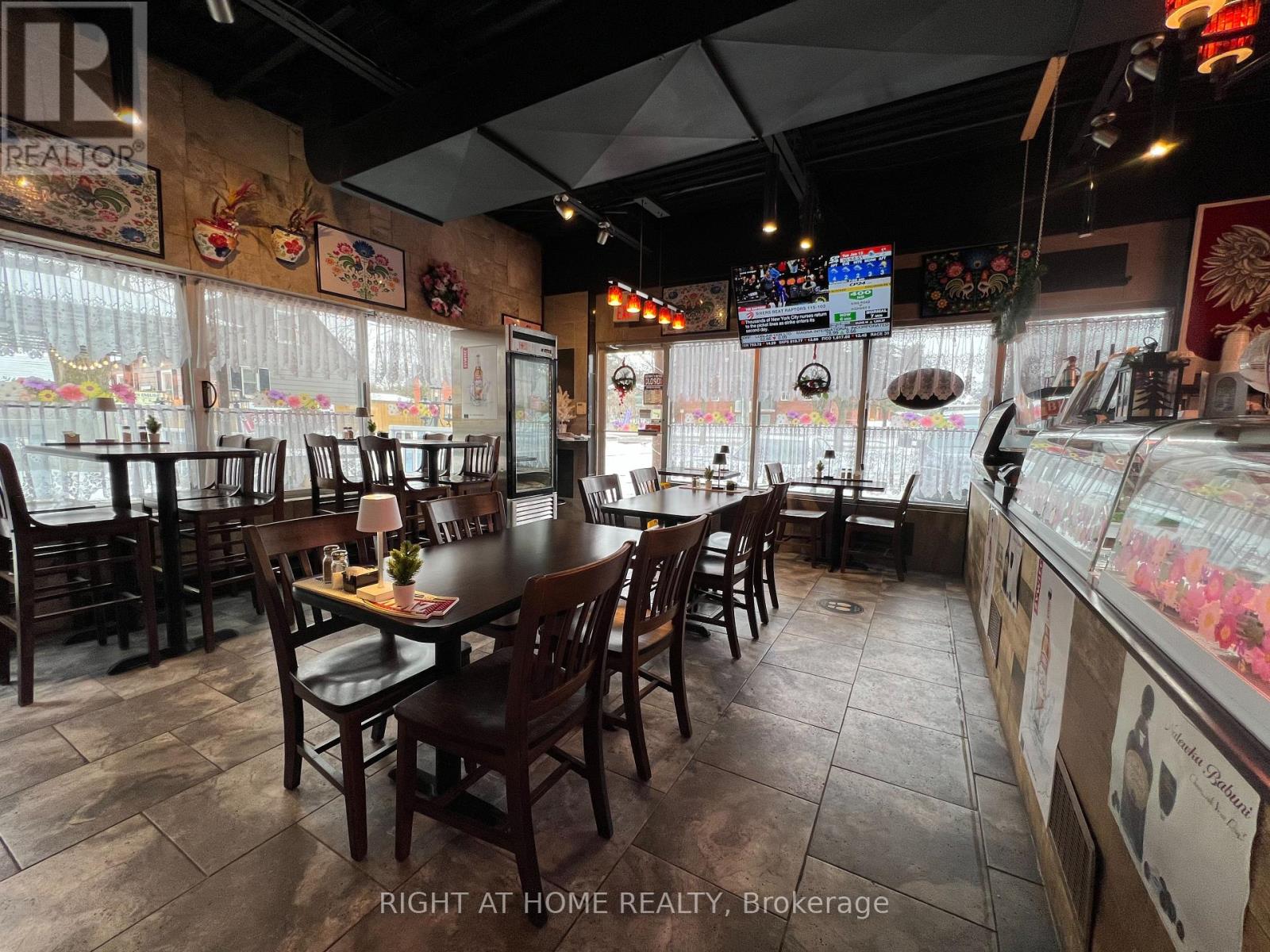 543 Speedvale Avenue E, Guelph, Ontario  N1E 1P7 - Photo 3 - X12719500