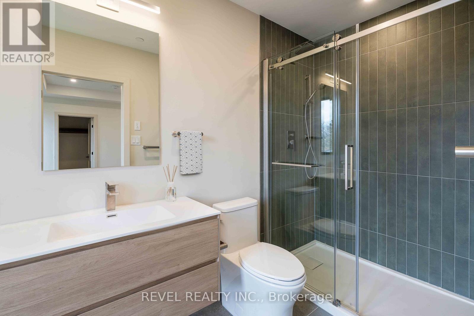 405 - 4390 Hillview Drive, Lincoln, Ontario  L0R 1B8 - Photo 5 - X12719522