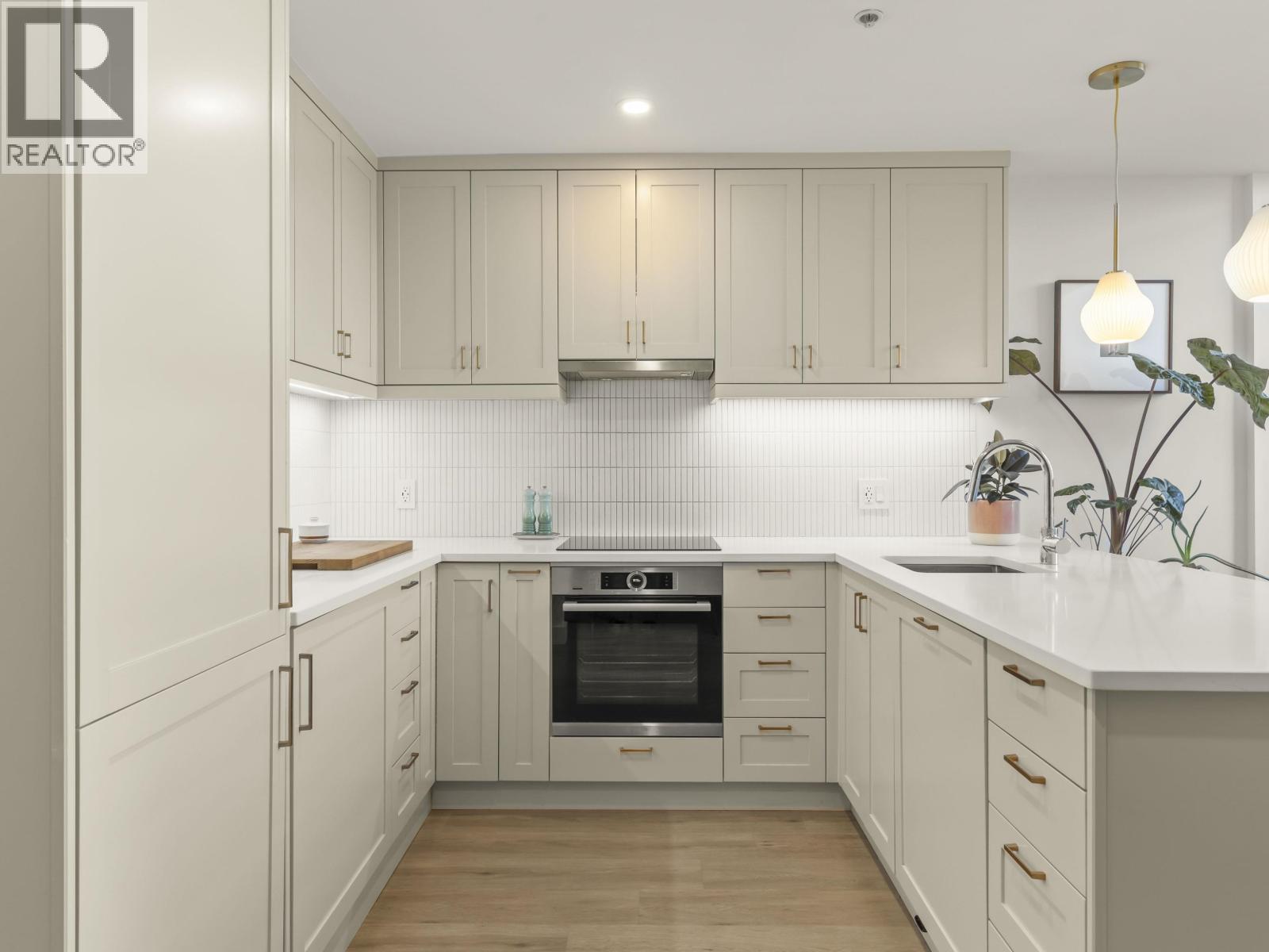 301 418 E Broadway, Vancouver, British Columbia  V5T 1X2 - Photo 8 - R3081693