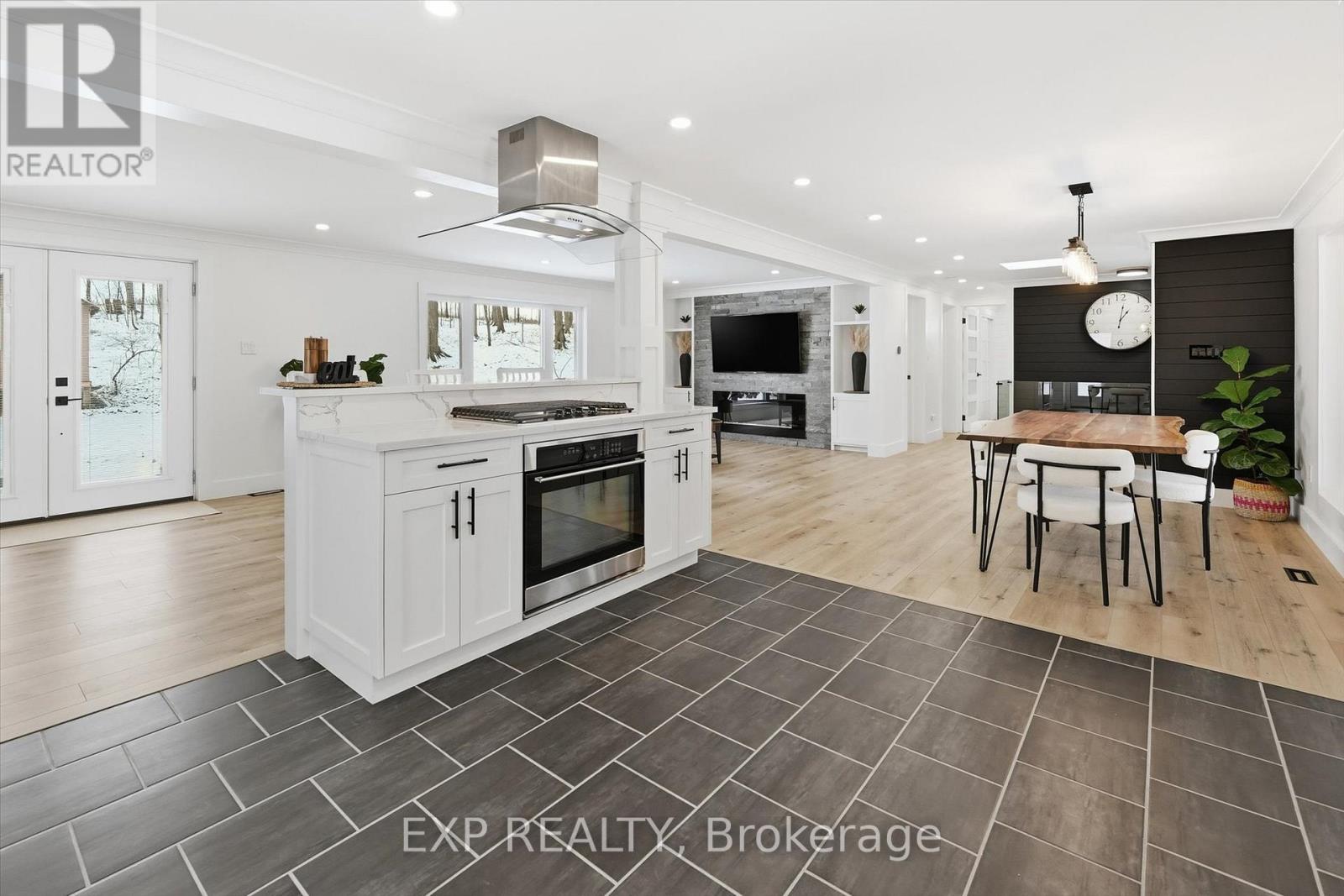 220 5th Line, Haldimand, Ontario  N3W 2A5 - Photo 5 - X12719514