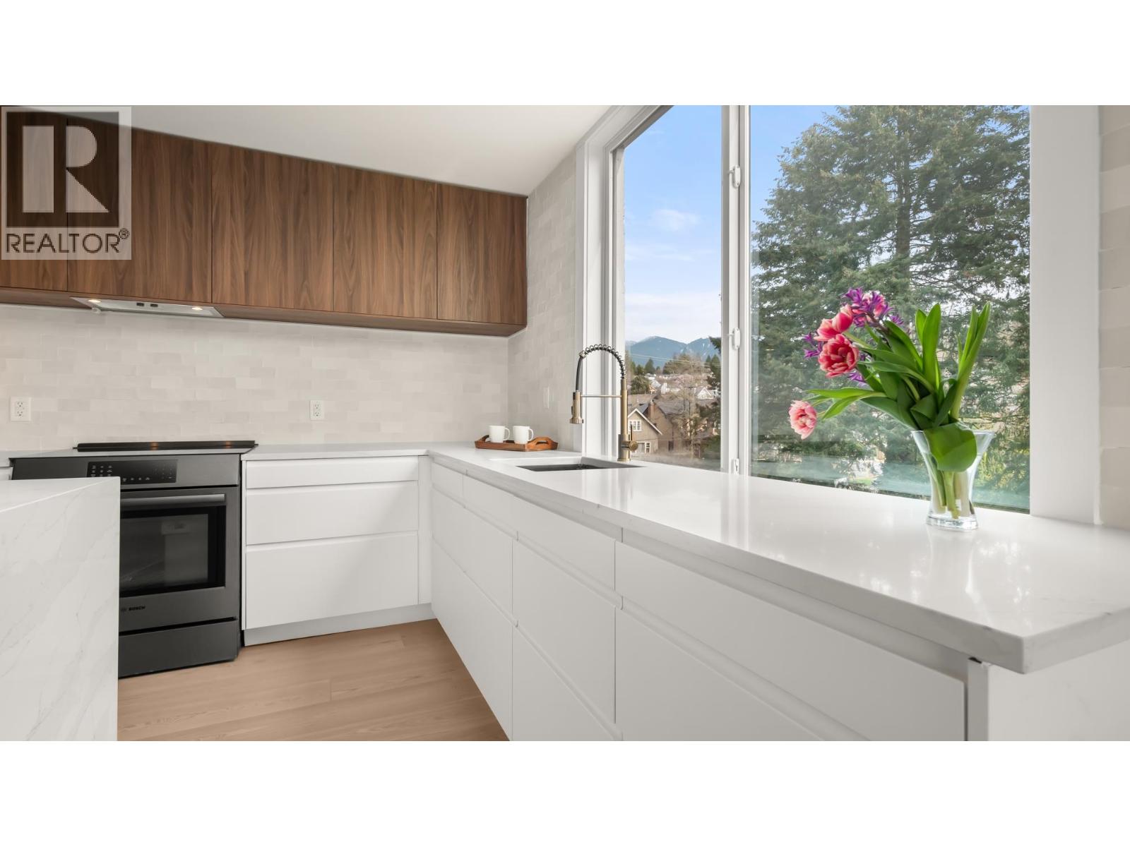 401 475 13th Street, West Vancouver, British Columbia  V7T 2N7 - Photo 14 - R3081961