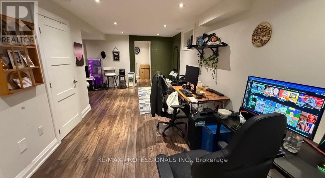 58 Rutledge Road, Mississauga, Ontario  L5M 1H4 - Photo 17 - W12718862