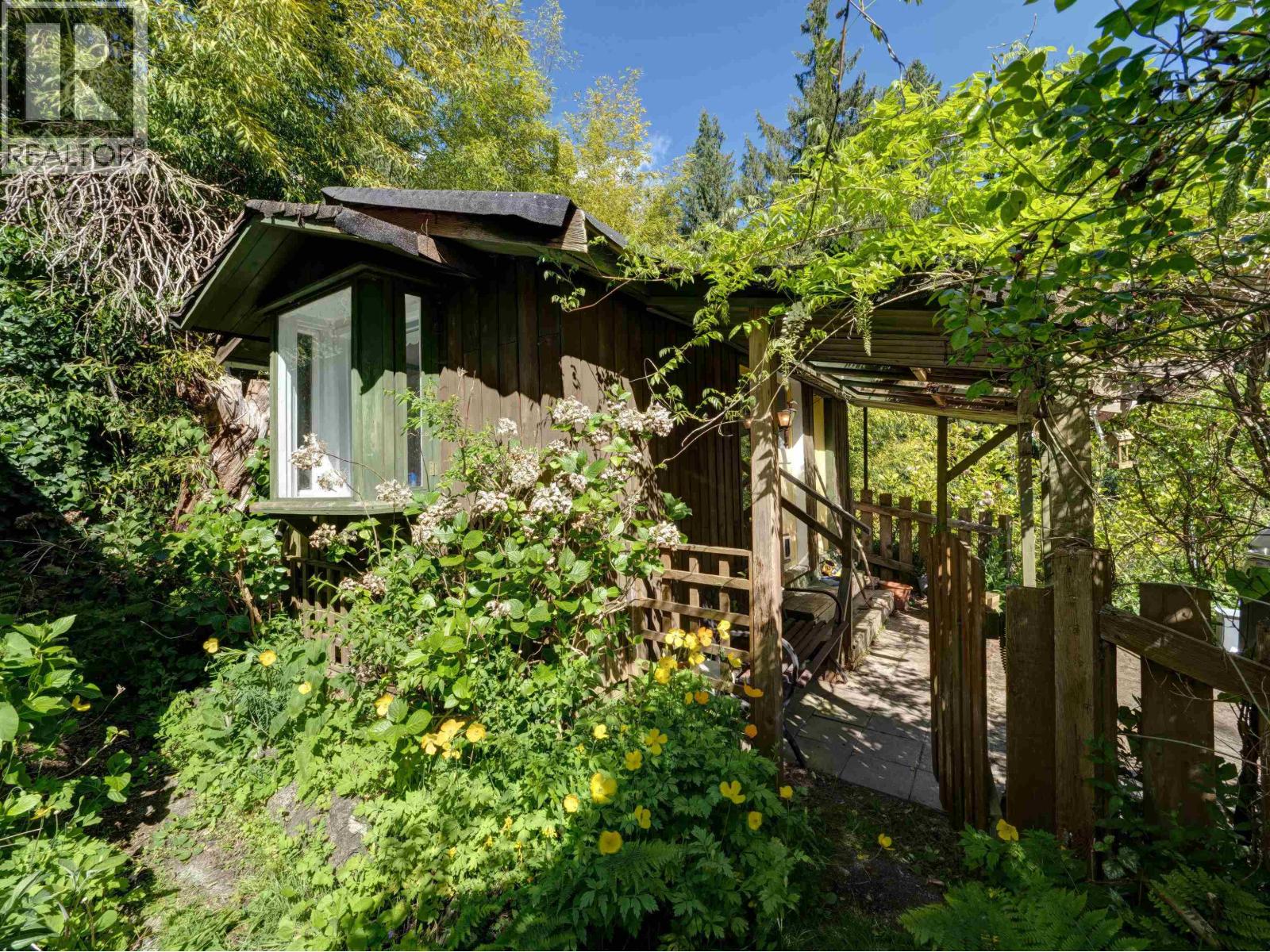 2602 Lower Road, Roberts Creek, British Columbia  V0N 2W4 - Photo 21 - R3082190