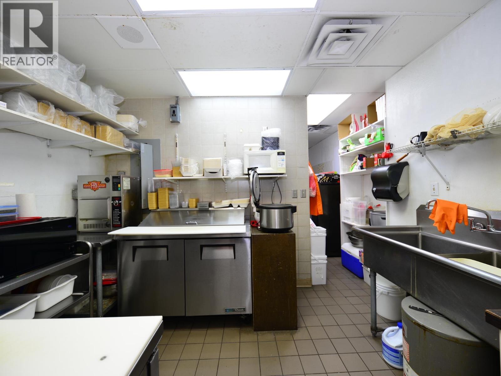 Listing Picture 8 of 17 : 224 1055 W GEORGIA STREET, Vancouver / 溫哥華 - 魯藝地產 Yvonne Lu Group - MLS Medallion Club Member