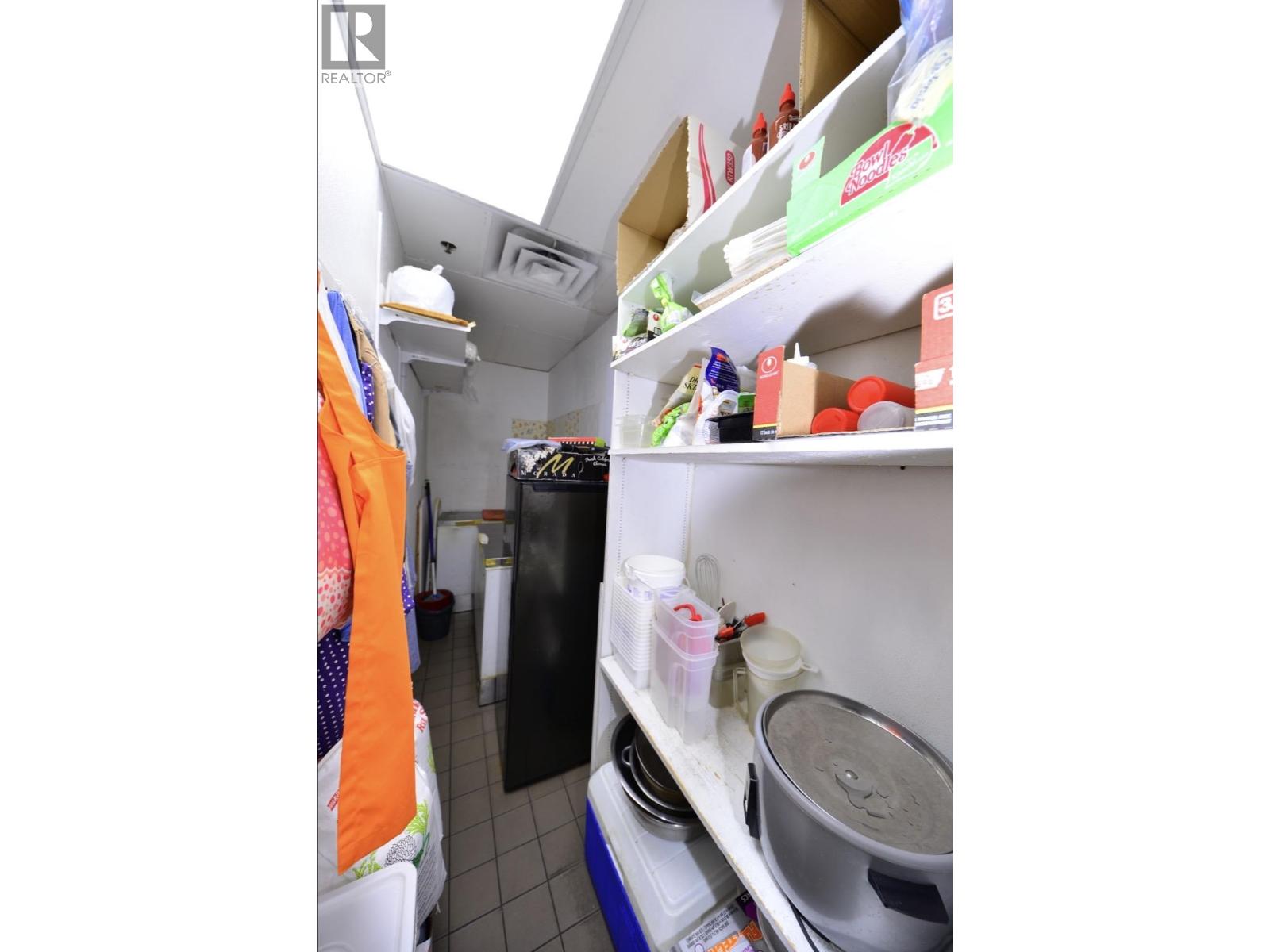 Listing Picture 9 of 17 : 224 1055 W GEORGIA STREET, Vancouver / 溫哥華 - 魯藝地產 Yvonne Lu Group - MLS Medallion Club Member