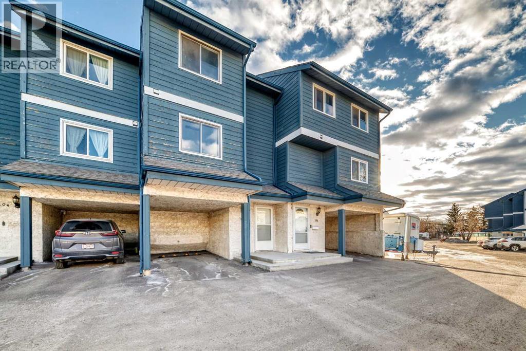 305, 919 38 Street Ne, Calgary, Alberta  T2A 6E1 - Photo 1 - A2277685