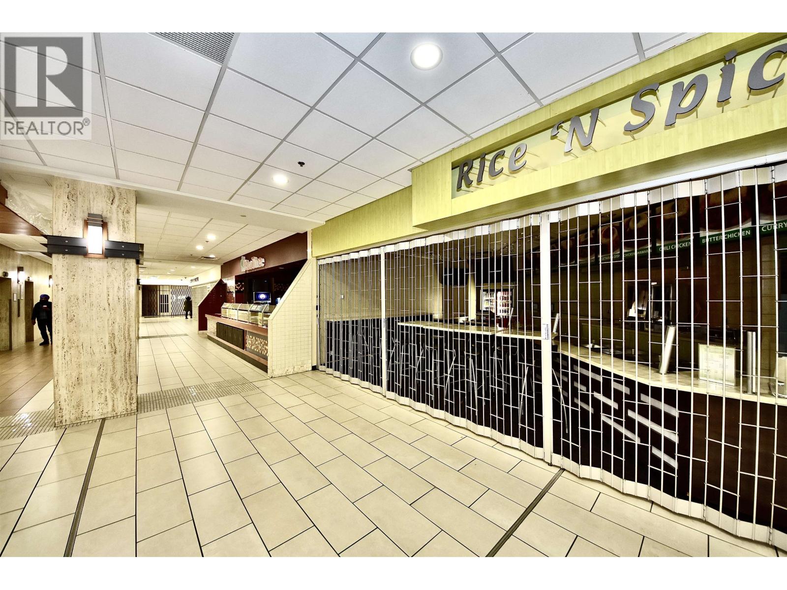 Listing Picture 15 of 17 : 224 1055 W GEORGIA STREET, Vancouver / 溫哥華 - 魯藝地產 Yvonne Lu Group - MLS Medallion Club Member