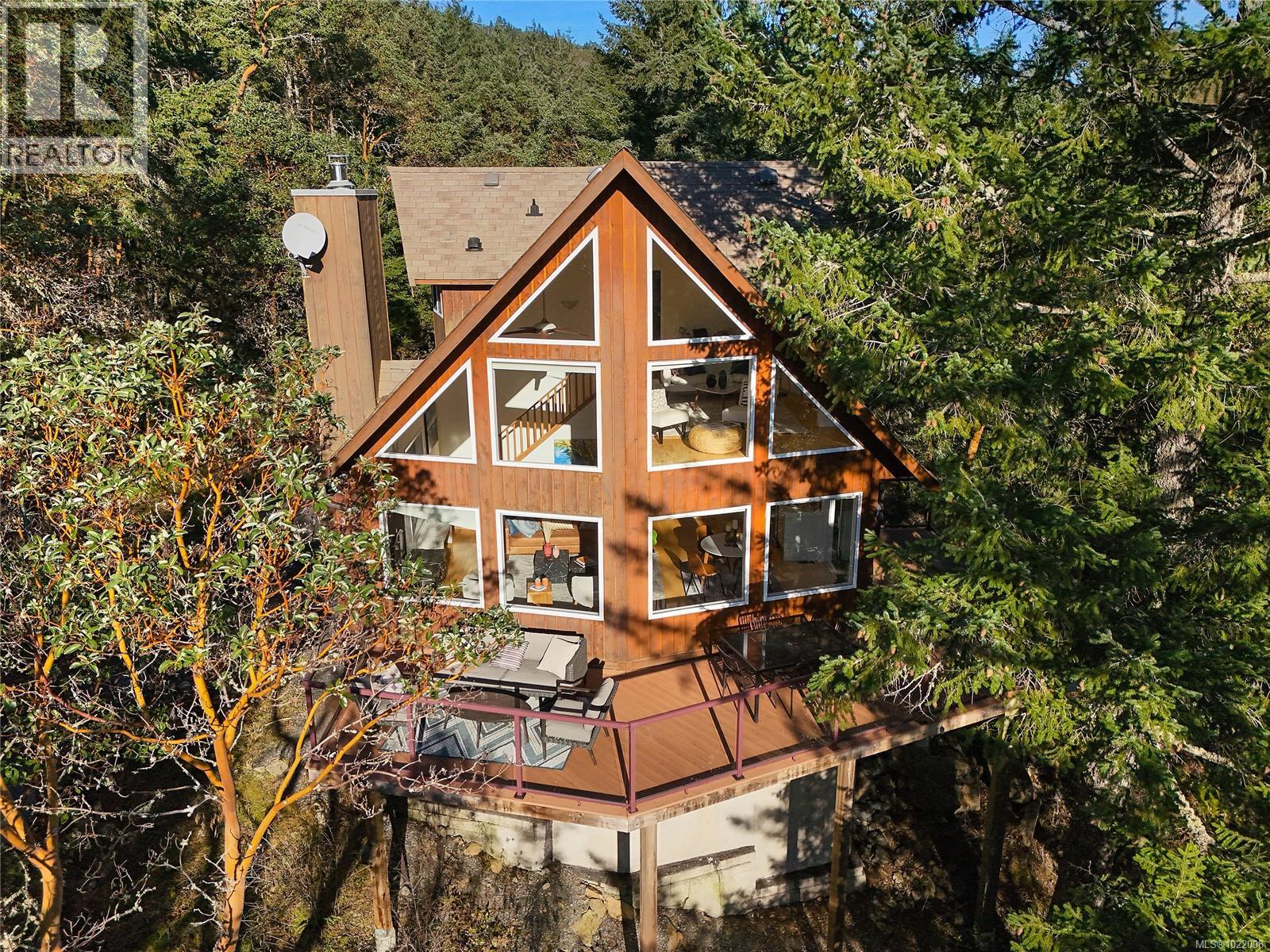 3715 Munn Rd, Highlands, British Columbia