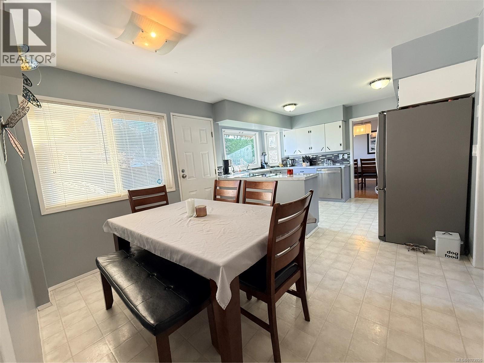 2718 Brockington Pl, Port Mcneill, British Columbia  V0N 2R0 - Photo 11 - 1023926