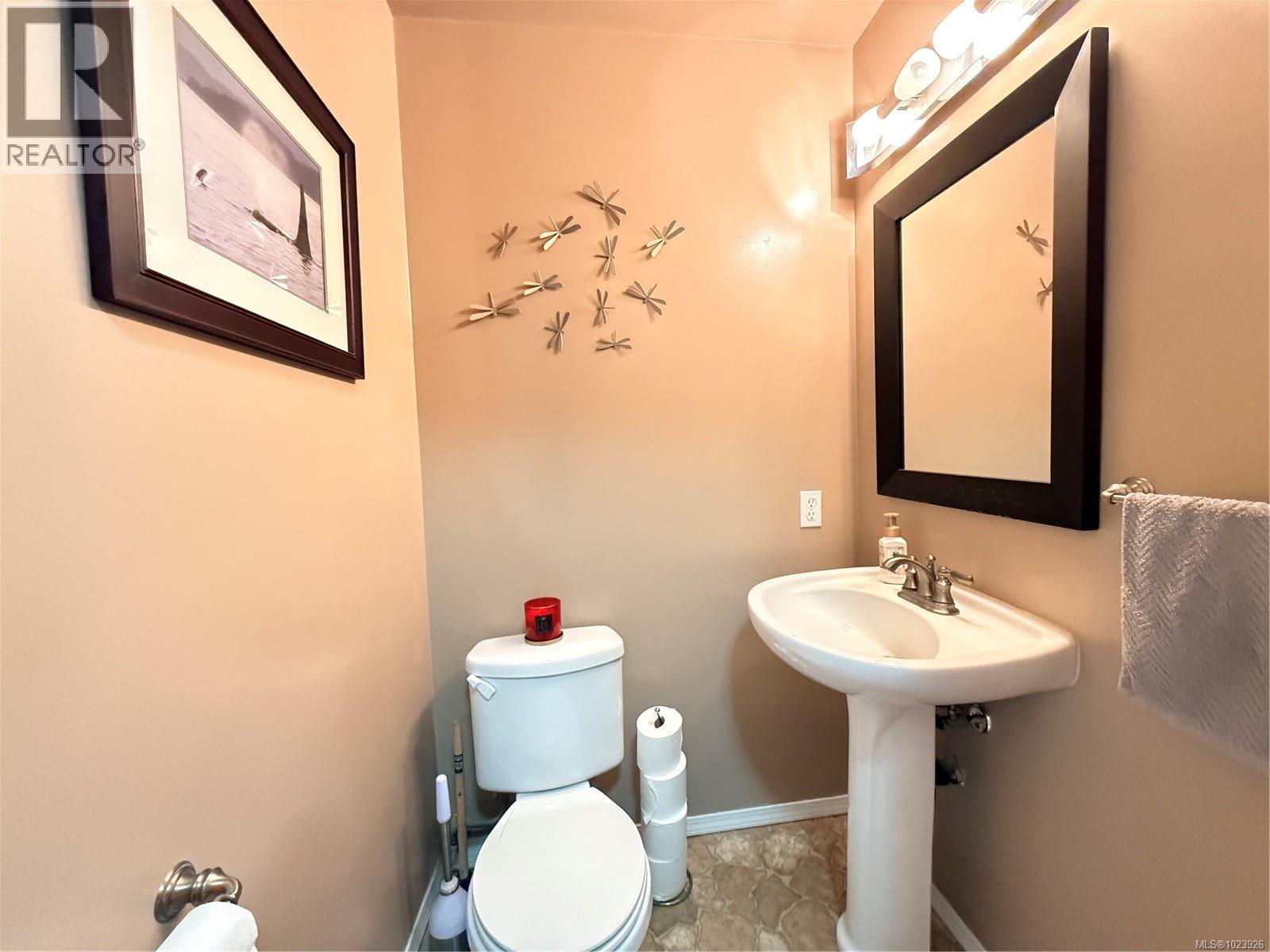 2718 Brockington Pl, Port Mcneill, British Columbia  V0N 2R0 - Photo 15 - 1023926