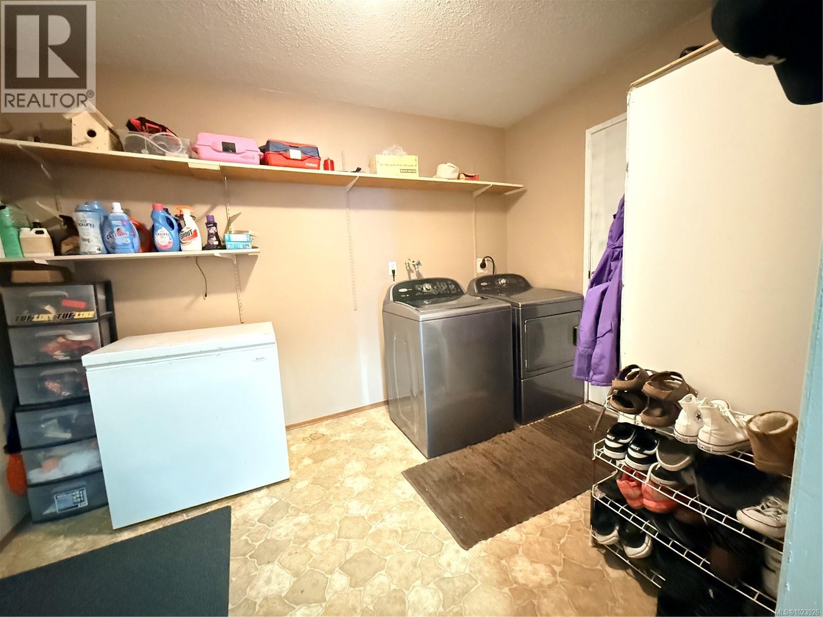 2718 Brockington Pl, Port Mcneill, British Columbia  V0N 2R0 - Photo 16 - 1023926