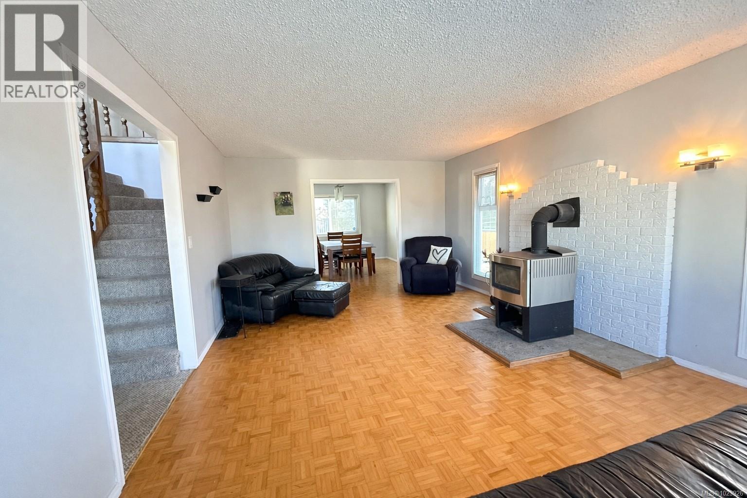 2718 Brockington Pl, Port Mcneill, British Columbia  V0N 2R0 - Photo 6 - 1023926