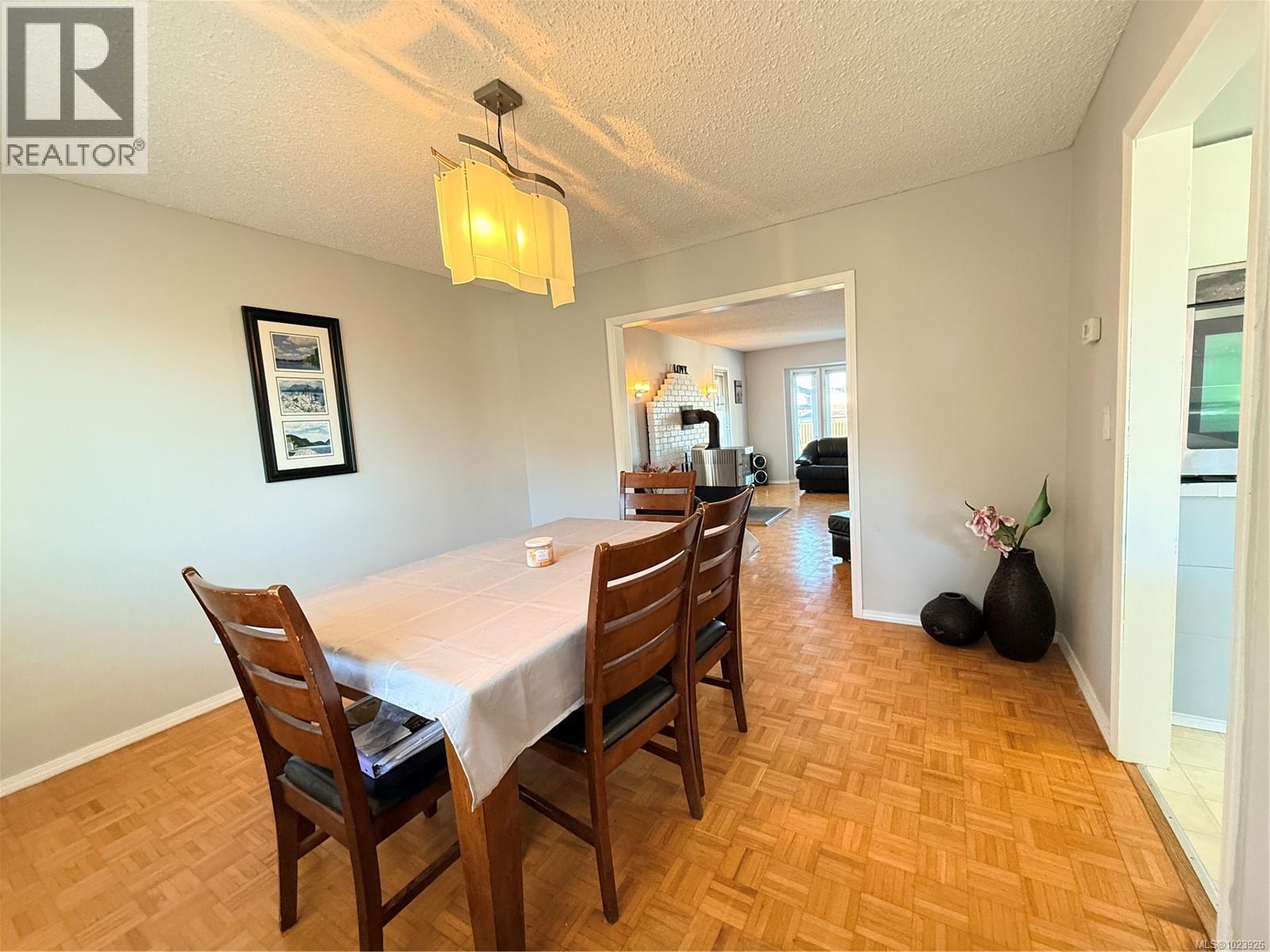 2718 Brockington Pl, Port Mcneill, British Columbia  V0N 2R0 - Photo 8 - 1023926