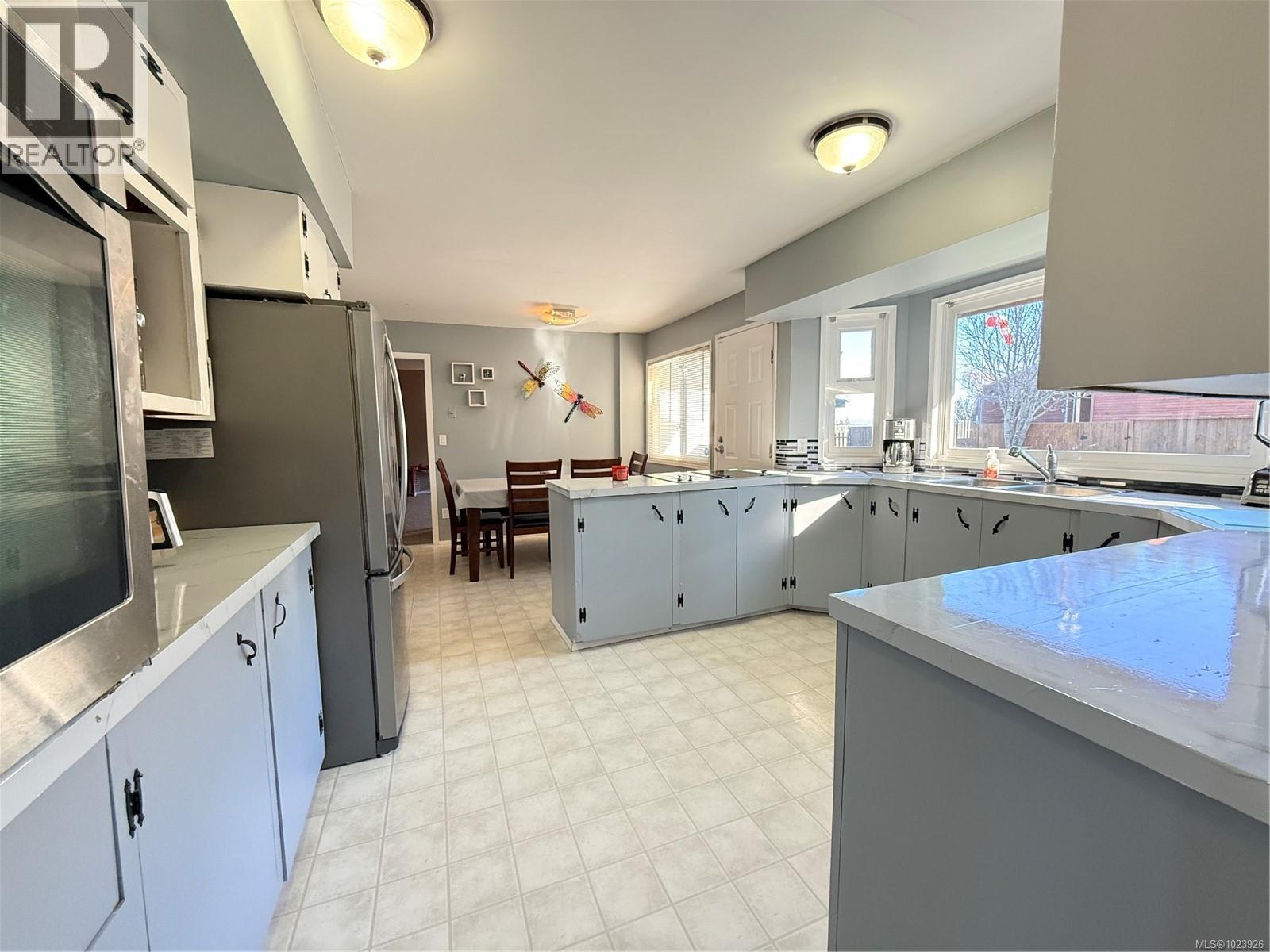 2718 Brockington Pl, Port Mcneill, British Columbia  V0N 2R0 - Photo 9 - 1023926