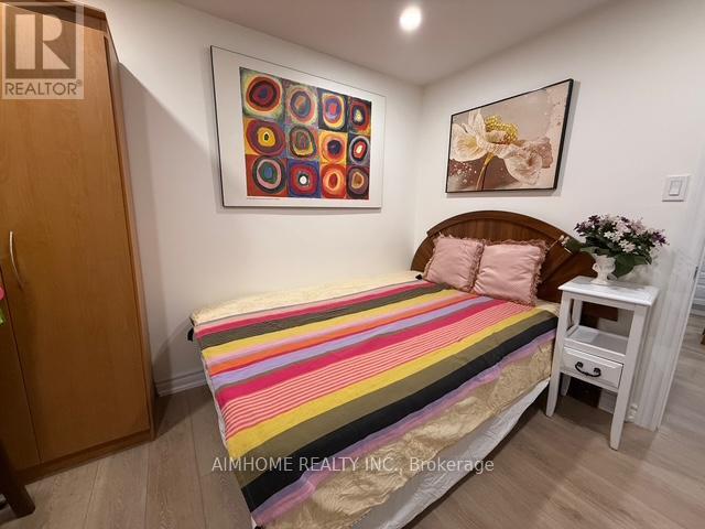 28 Castle Harbour Lane W, Markham, Ontario  L3T 3A2 - Photo 6 - N12719538