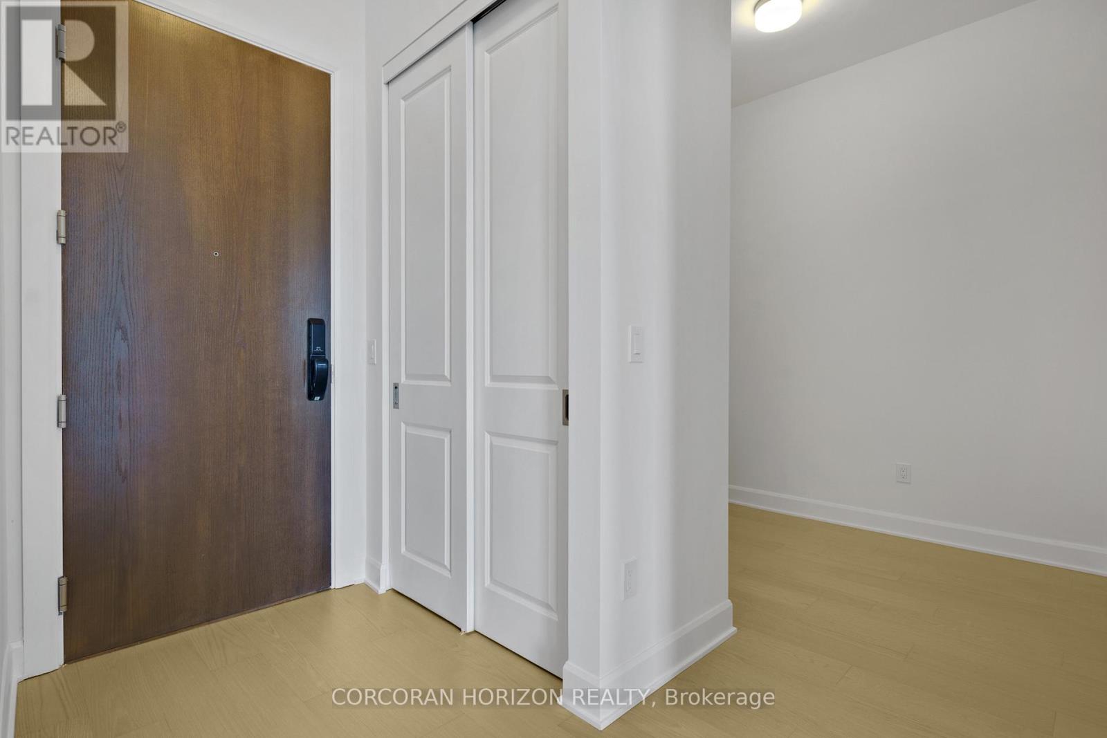 2007 - 3240 William Coltson Avenue, Oakville, Ontario  L6H 8C8 - Photo 3 - W12719528