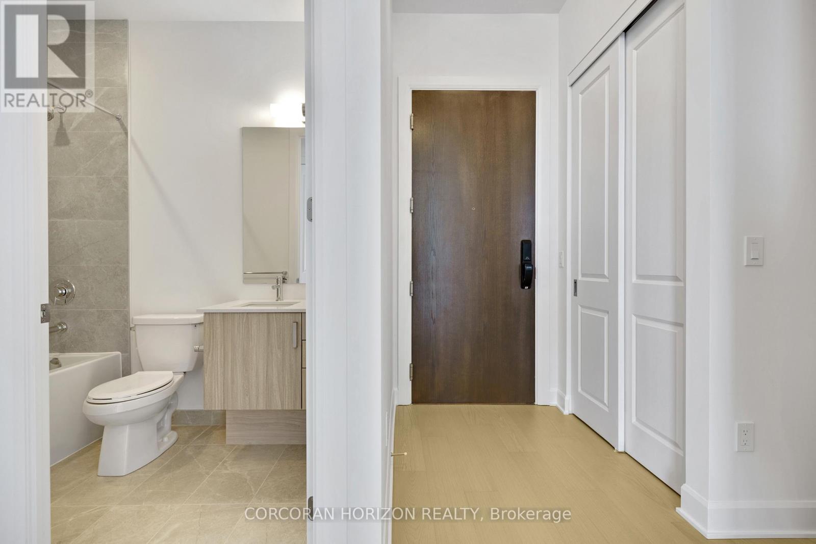 2007 - 3240 William Coltson Avenue, Oakville, Ontario  L6H 8C8 - Photo 5 - W12719528