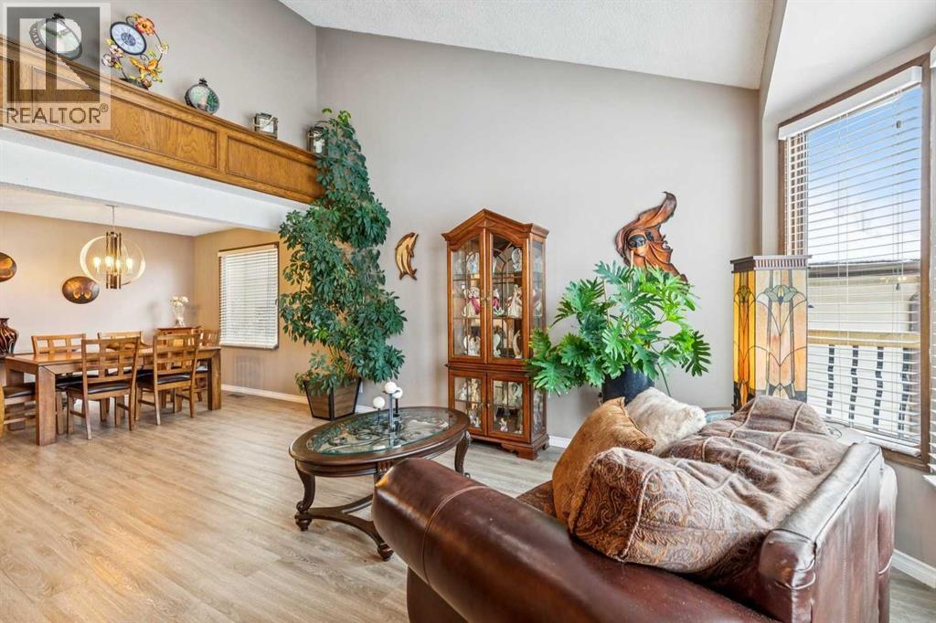 16 Bedwood Rise Ne, Calgary, Alberta  T2K 2T6 - Photo 3 - A2277584