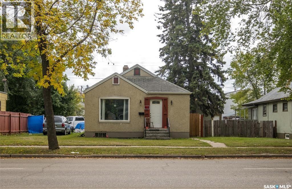 325 15th Street W, Prince Albert, Saskatchewan  S6V 4A2 - Photo 1 - SK027230