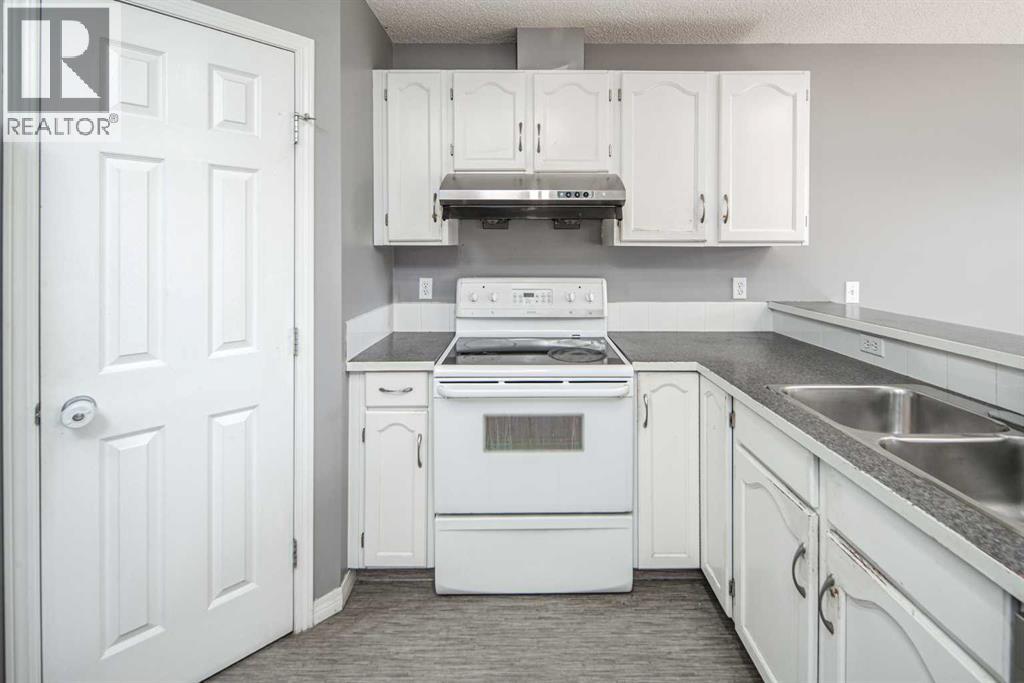 17 Hidden Creek Rise Nw, Calgary, Alberta  T3A 6L3 - Photo 14 - A2250074