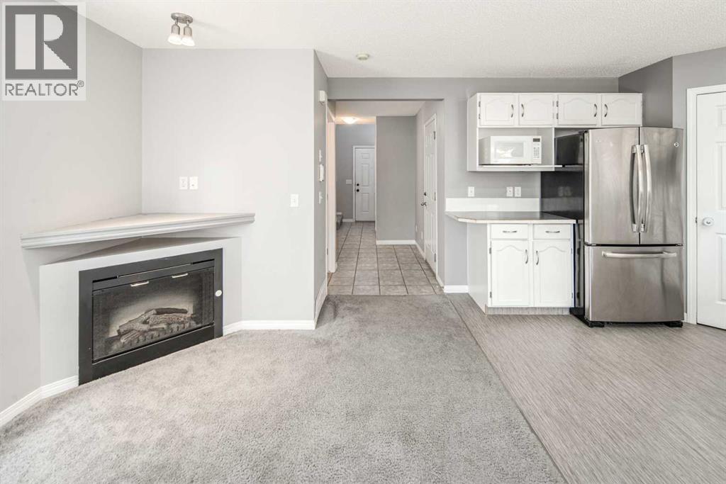 17 Hidden Creek Rise Nw, Calgary, Alberta  T3A 6L3 - Photo 4 - A2250074