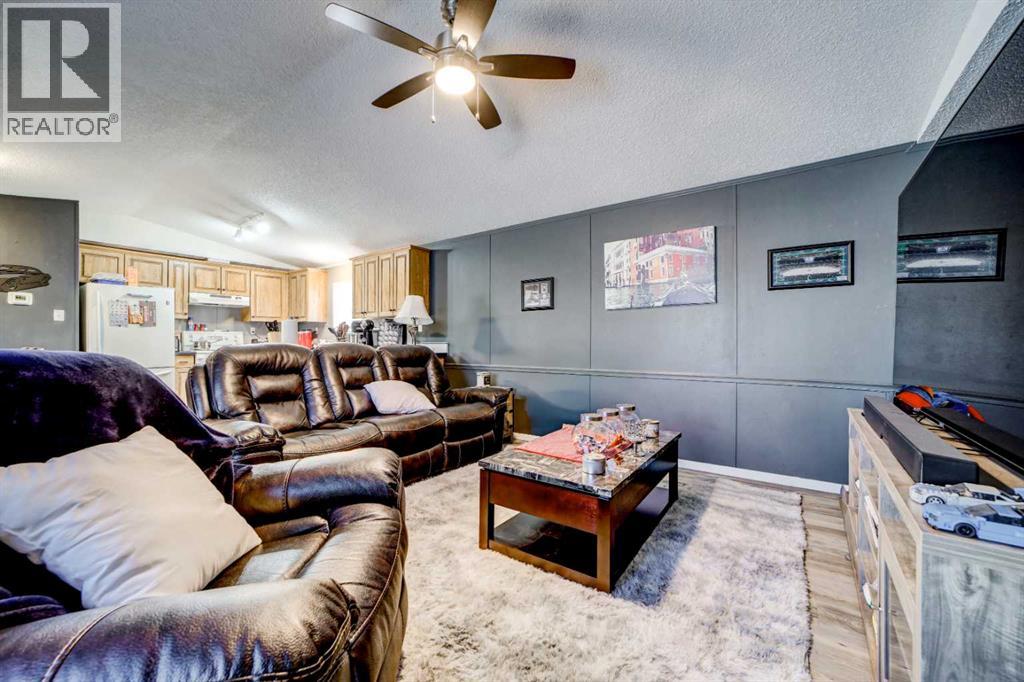 308 Station Boulevard, Coaldale, Alberta  T1M 1P6 - Photo 6 - A2272823