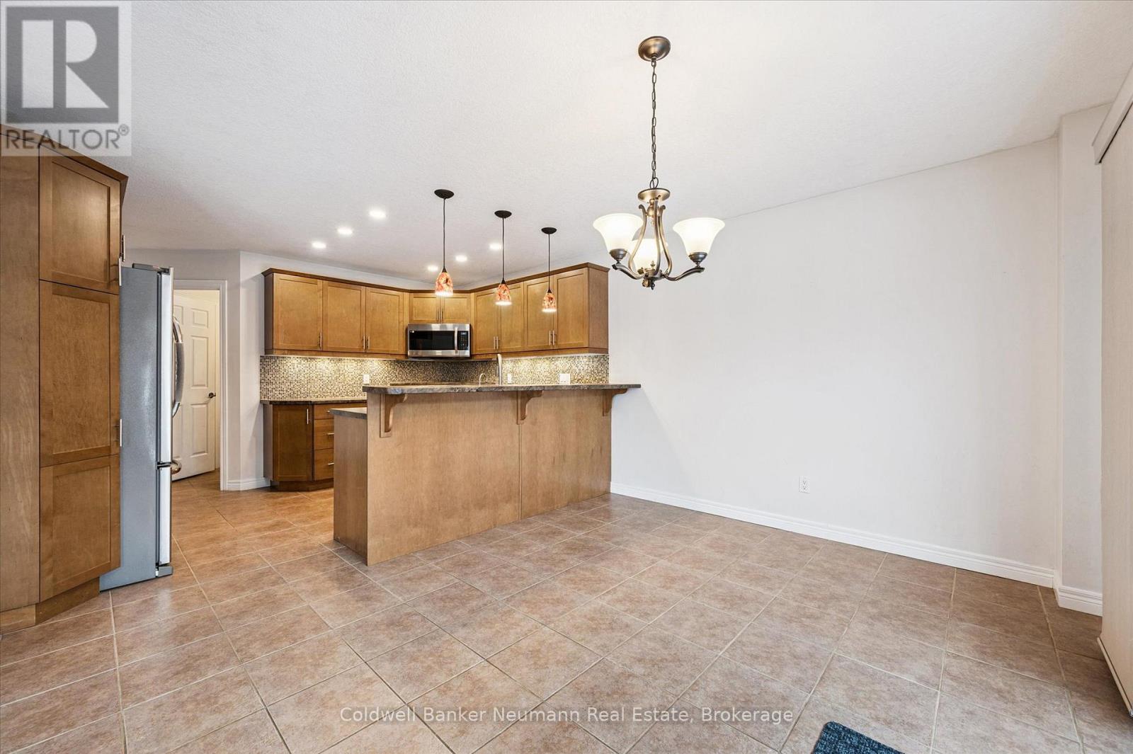 176 Colonial Drive, Guelph, Ontario  N1L 1T7 - Photo 11 - X12719600