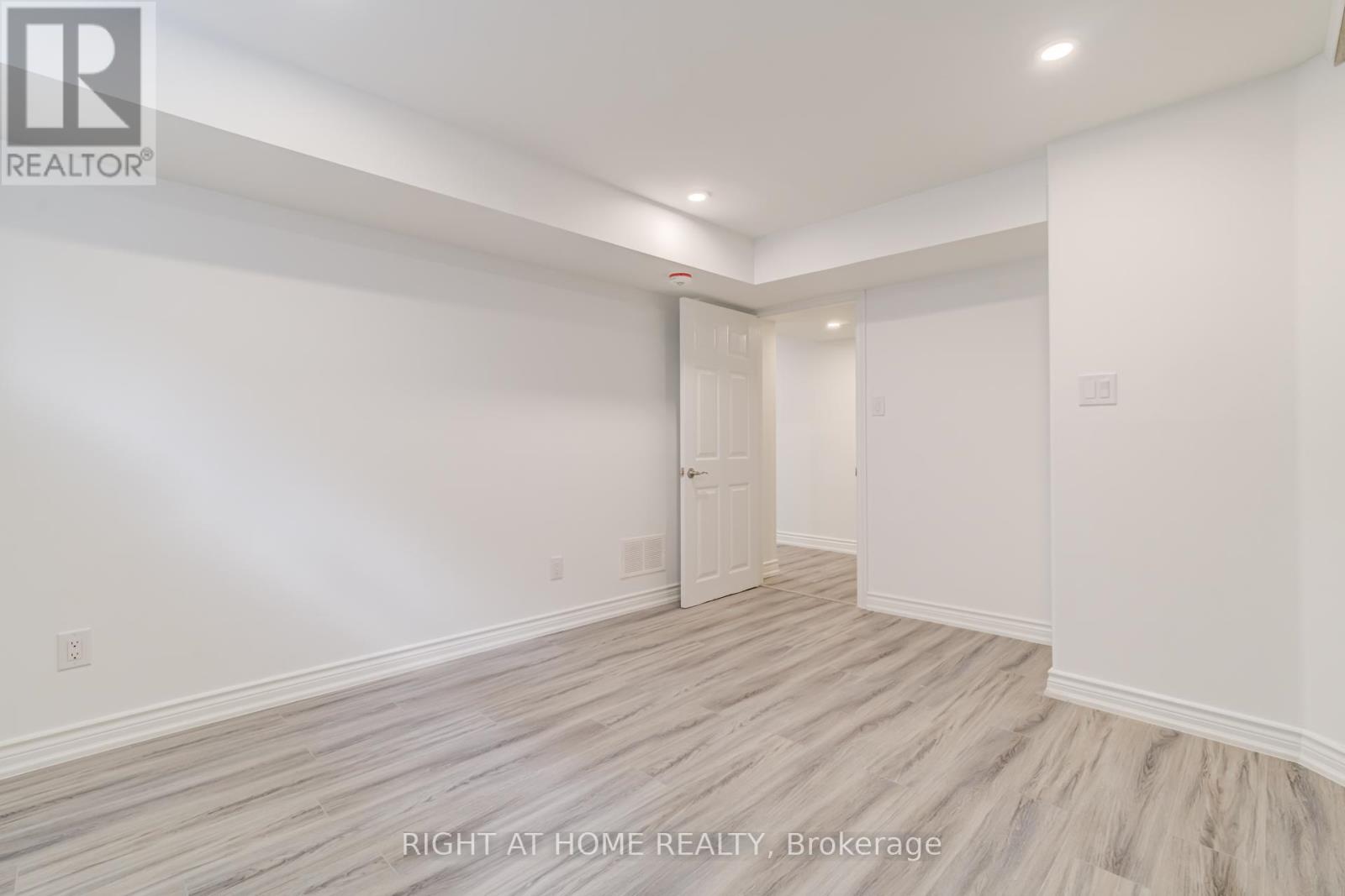 (Bsmt) - 12 Edmonton Street, Brampton, Ontario  L6Y 5L2 - Photo 18 - W12719414