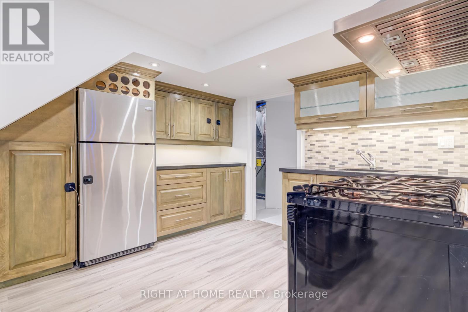 (Bsmt) - 12 Edmonton Street, Brampton, Ontario  L6Y 5L2 - Photo 13 - W12719414